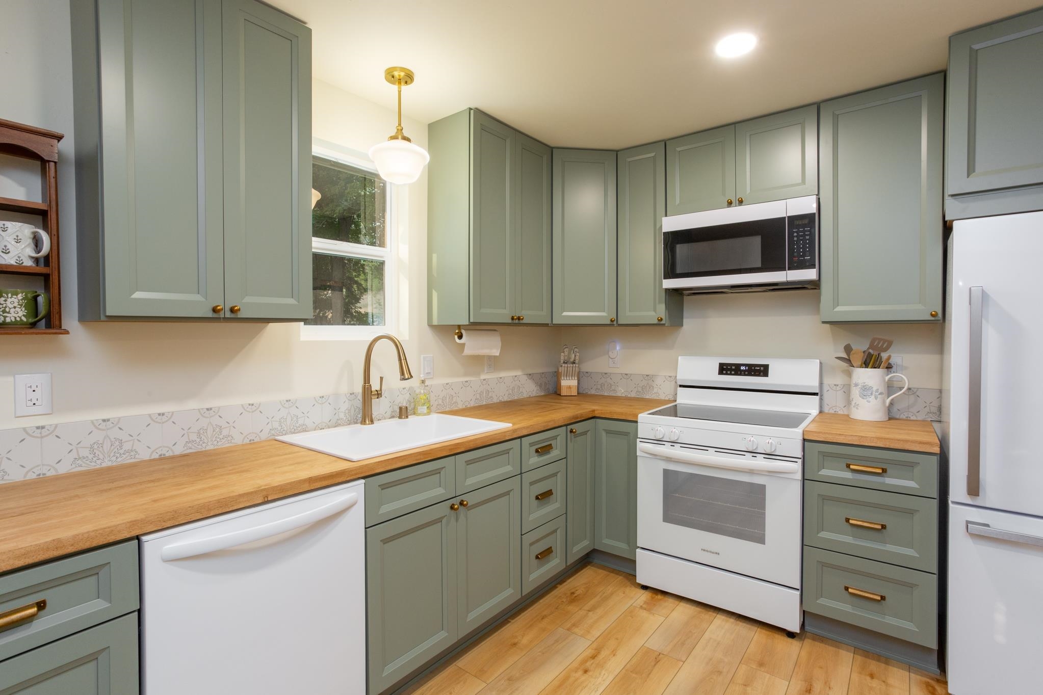 40211 N Grays Ln - Photo 9