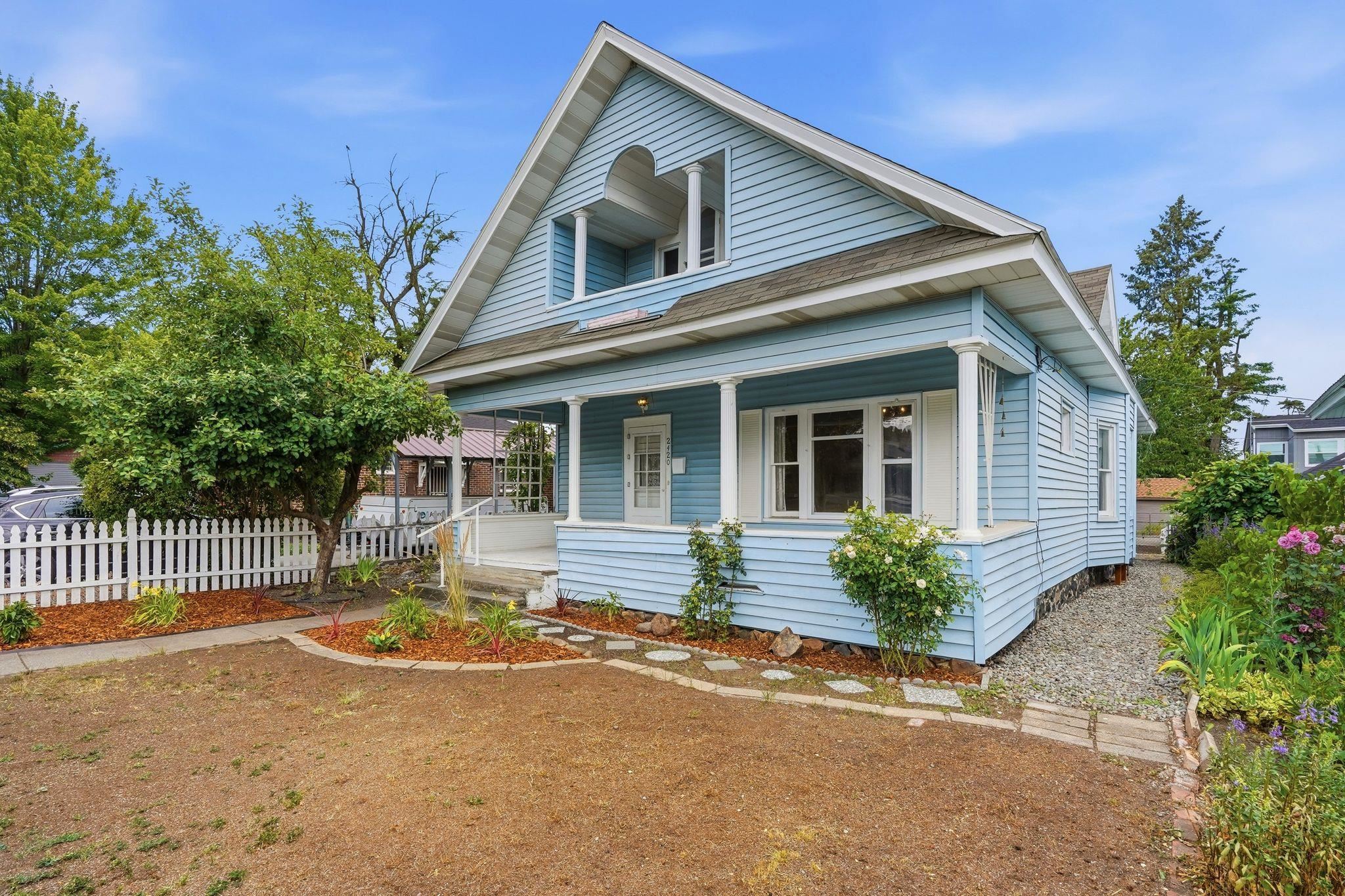 2420 W Maxwell Ave - Photo 2