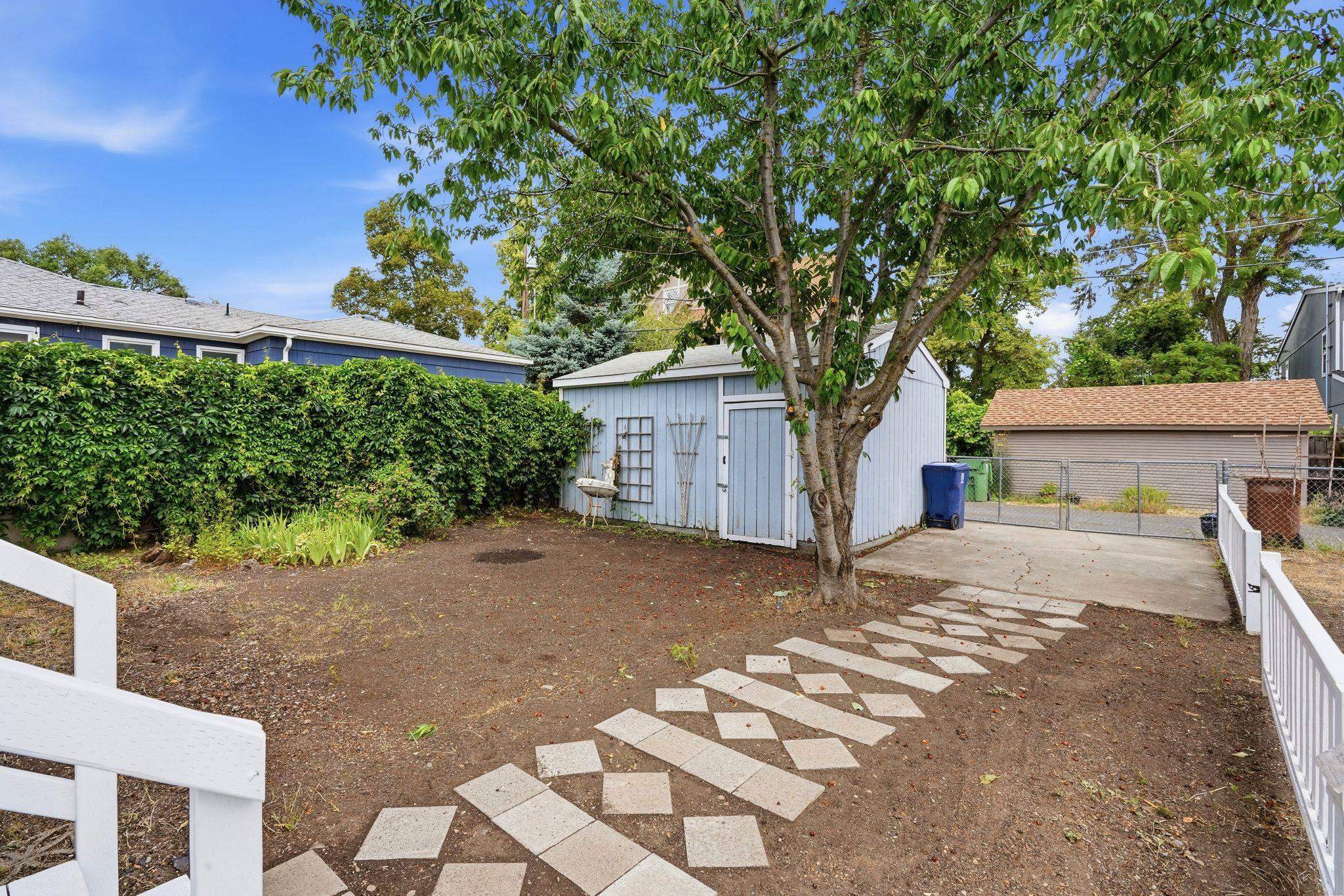 2420 W Maxwell Ave - Photo 41