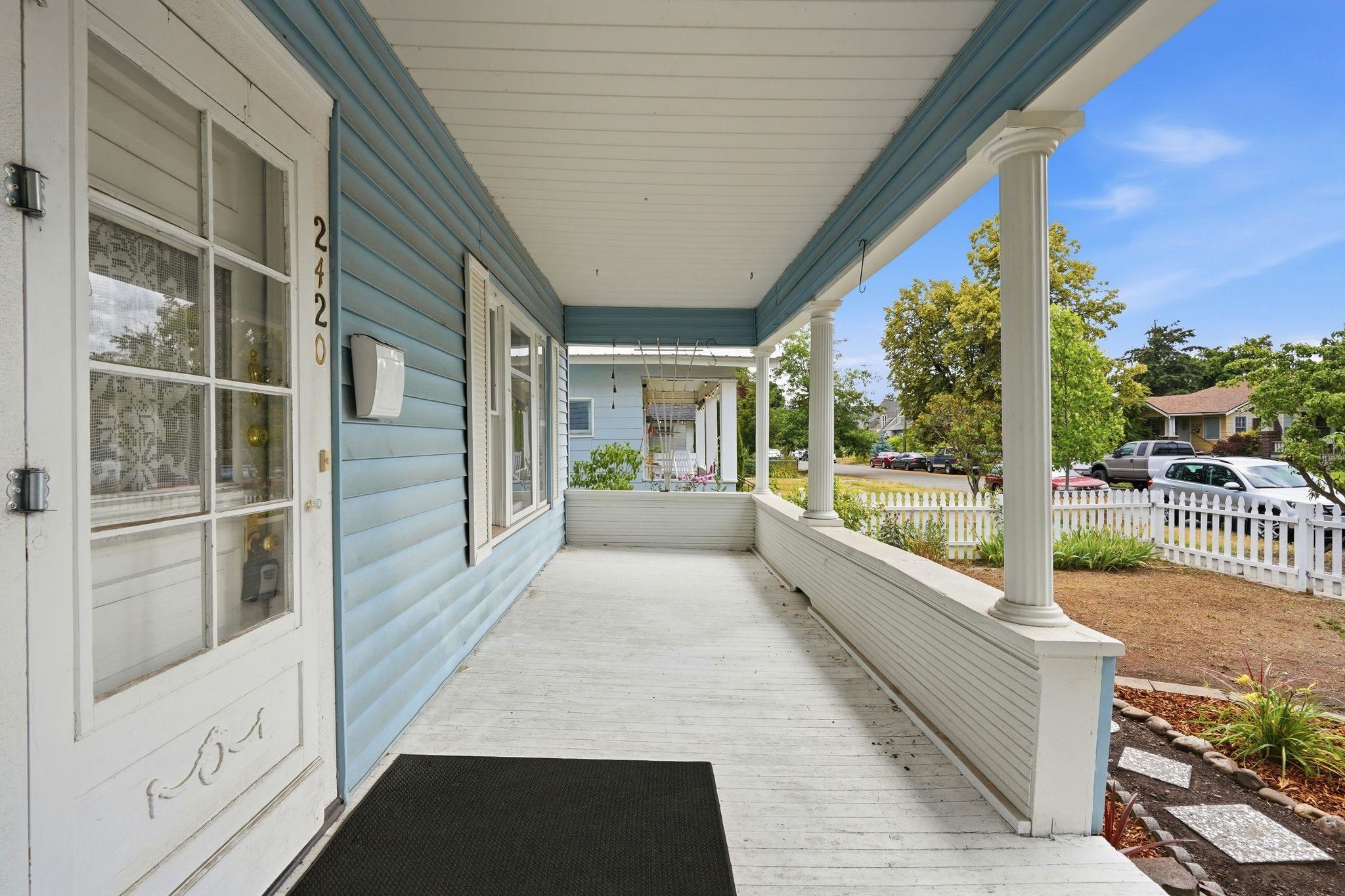 2420 W Maxwell Ave - Photo 3