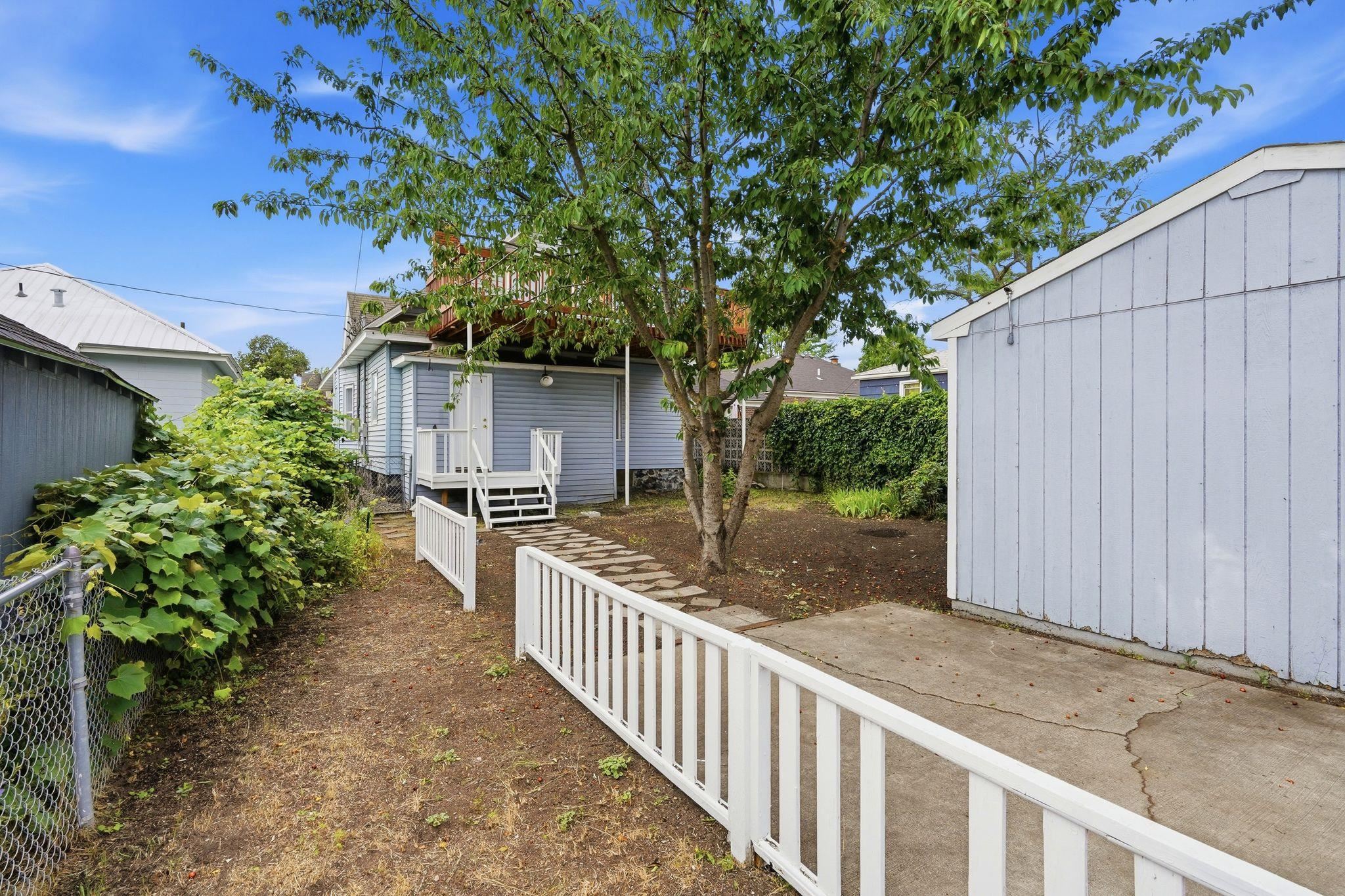 2420 W Maxwell Ave - Photo 39
