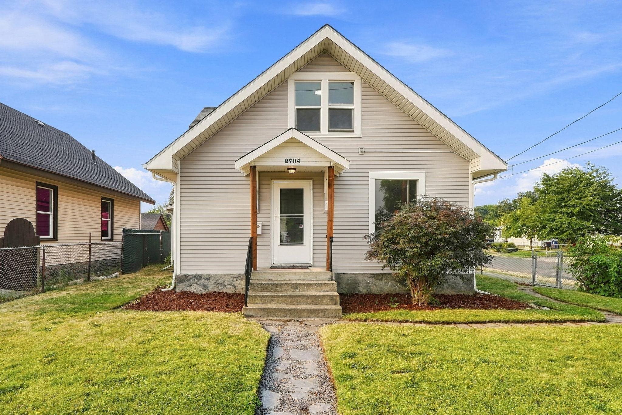 2704 E Nora Ave - Photo 1