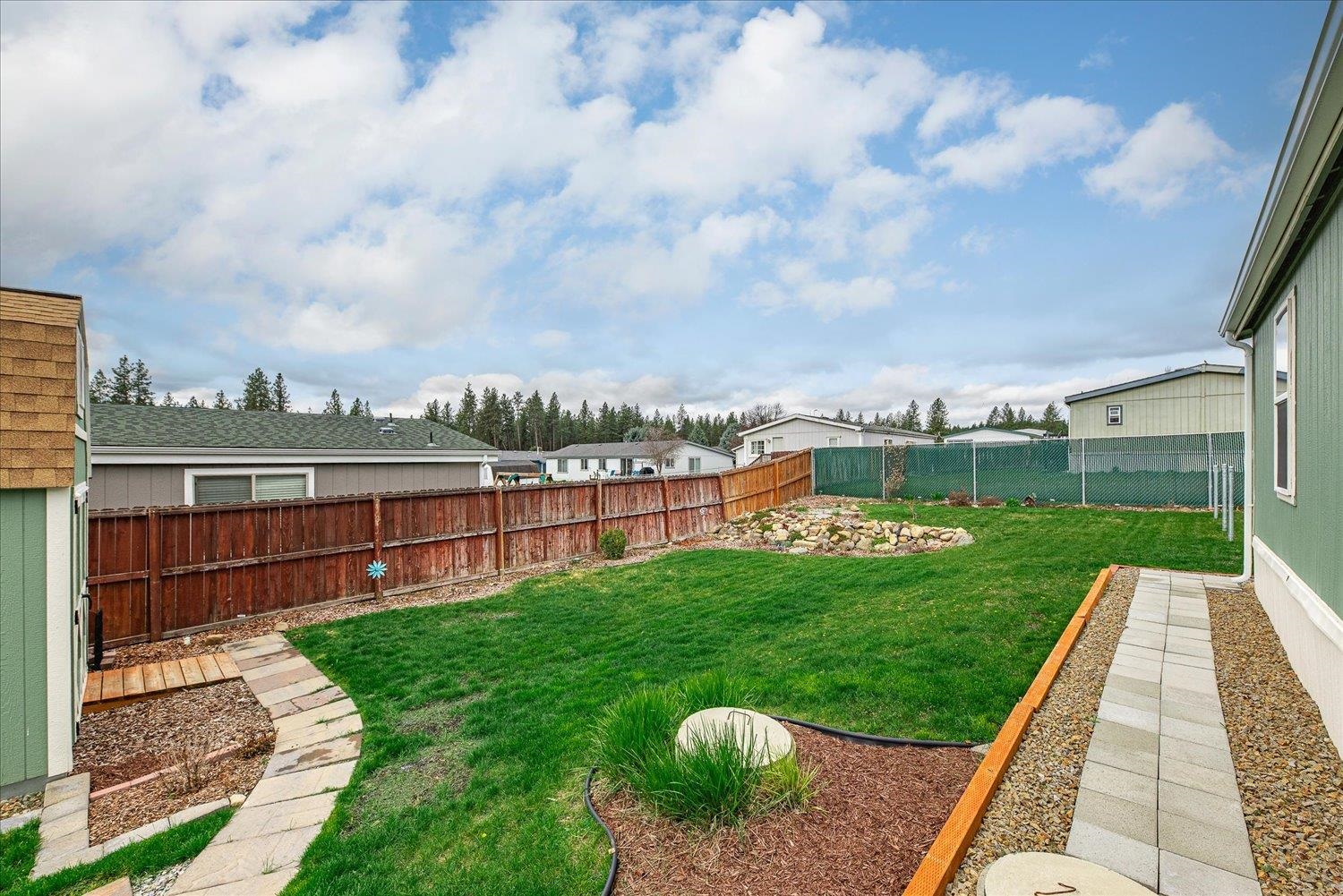 3110 E Chattaroy Rd - Photo 40