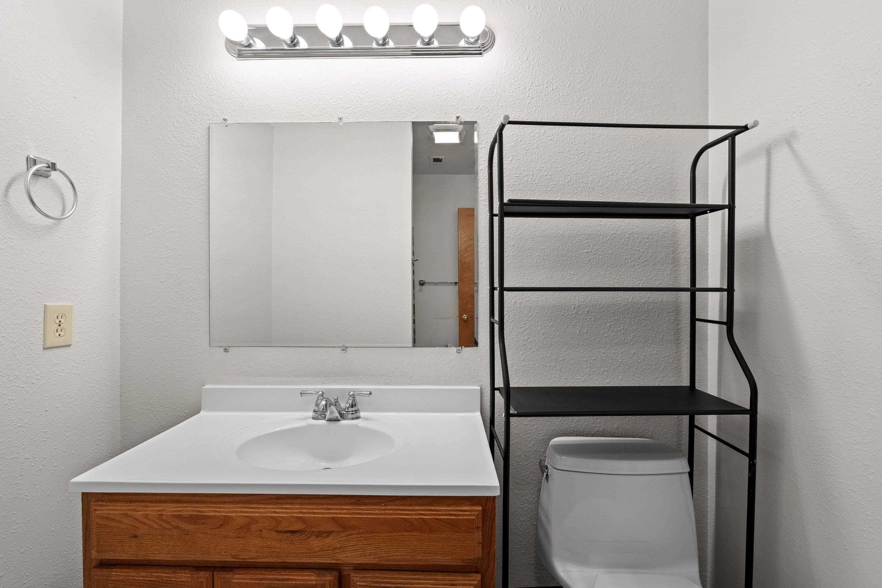 3408 E 48th Ct - Photo 32