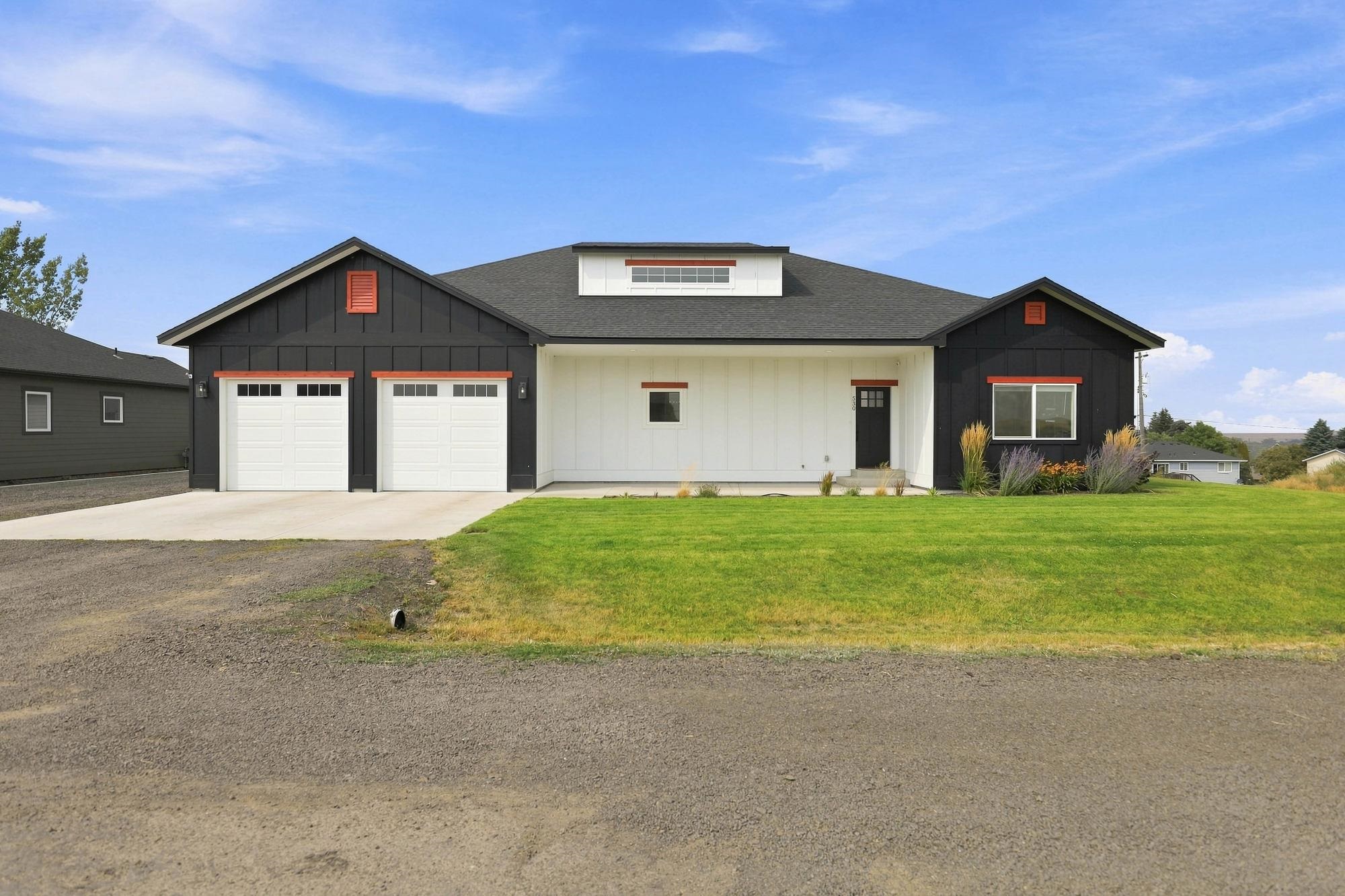530 E Summit Ave - Photo 1