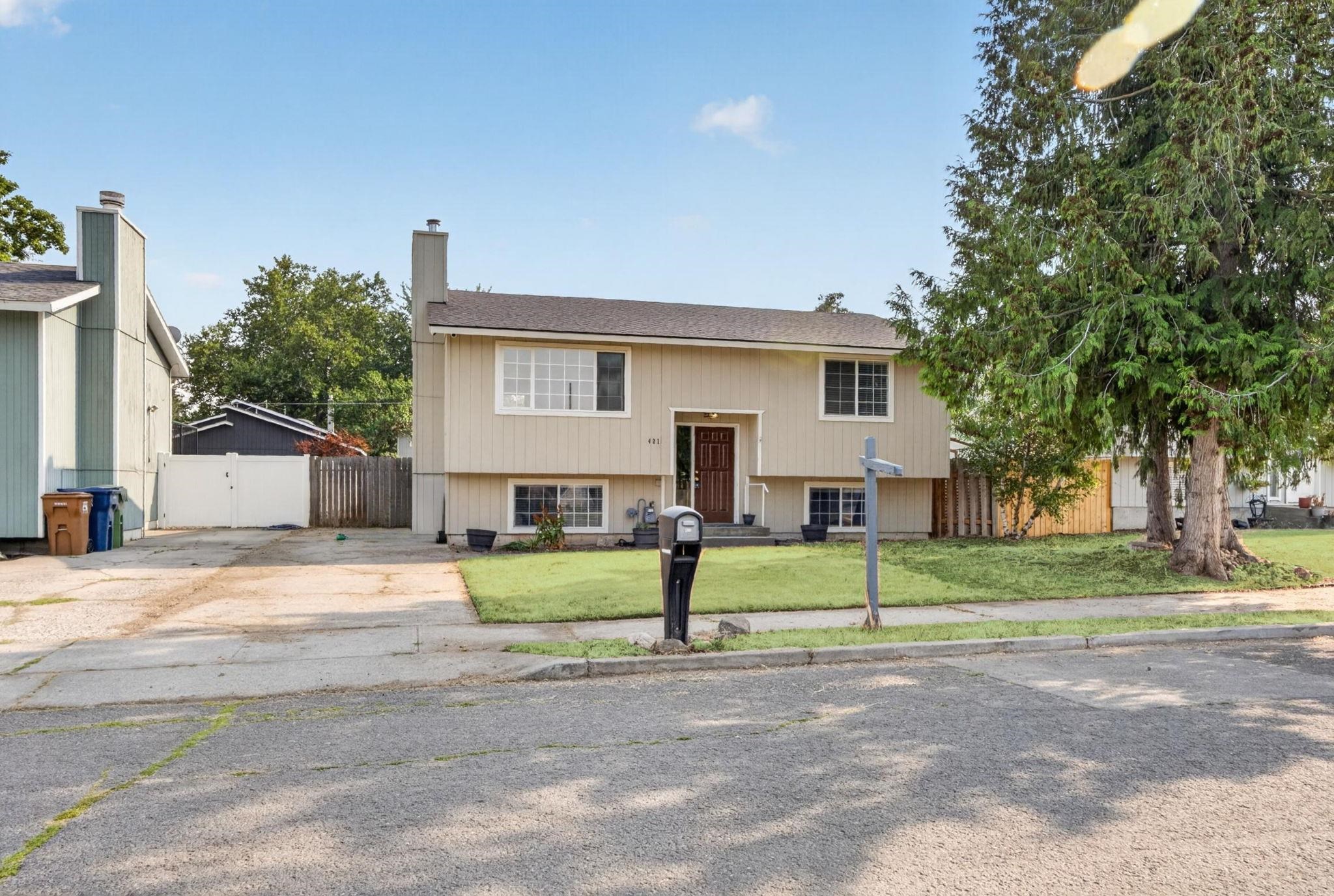 4212 E 24TH Ave - Photo 1