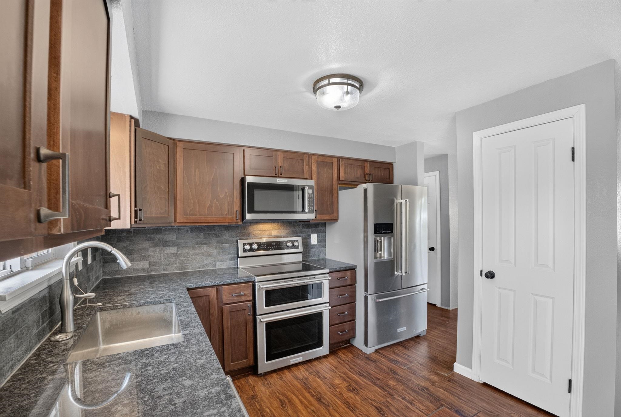4212 E 24TH Ave - Photo 7
