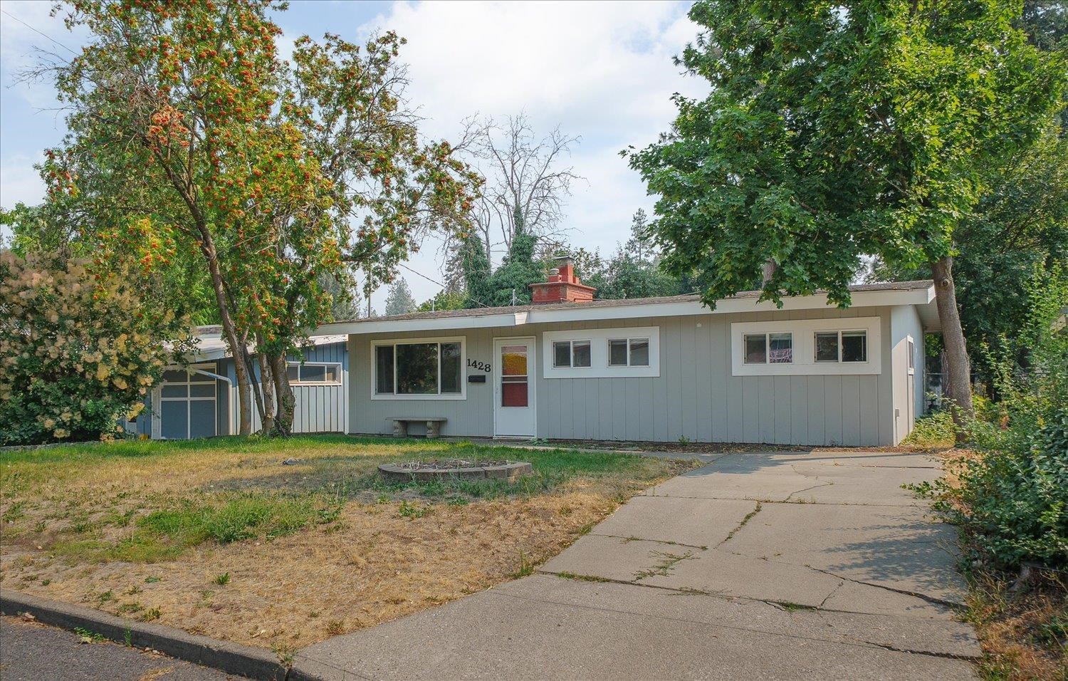 1428 E 40th Ave - Photo 2