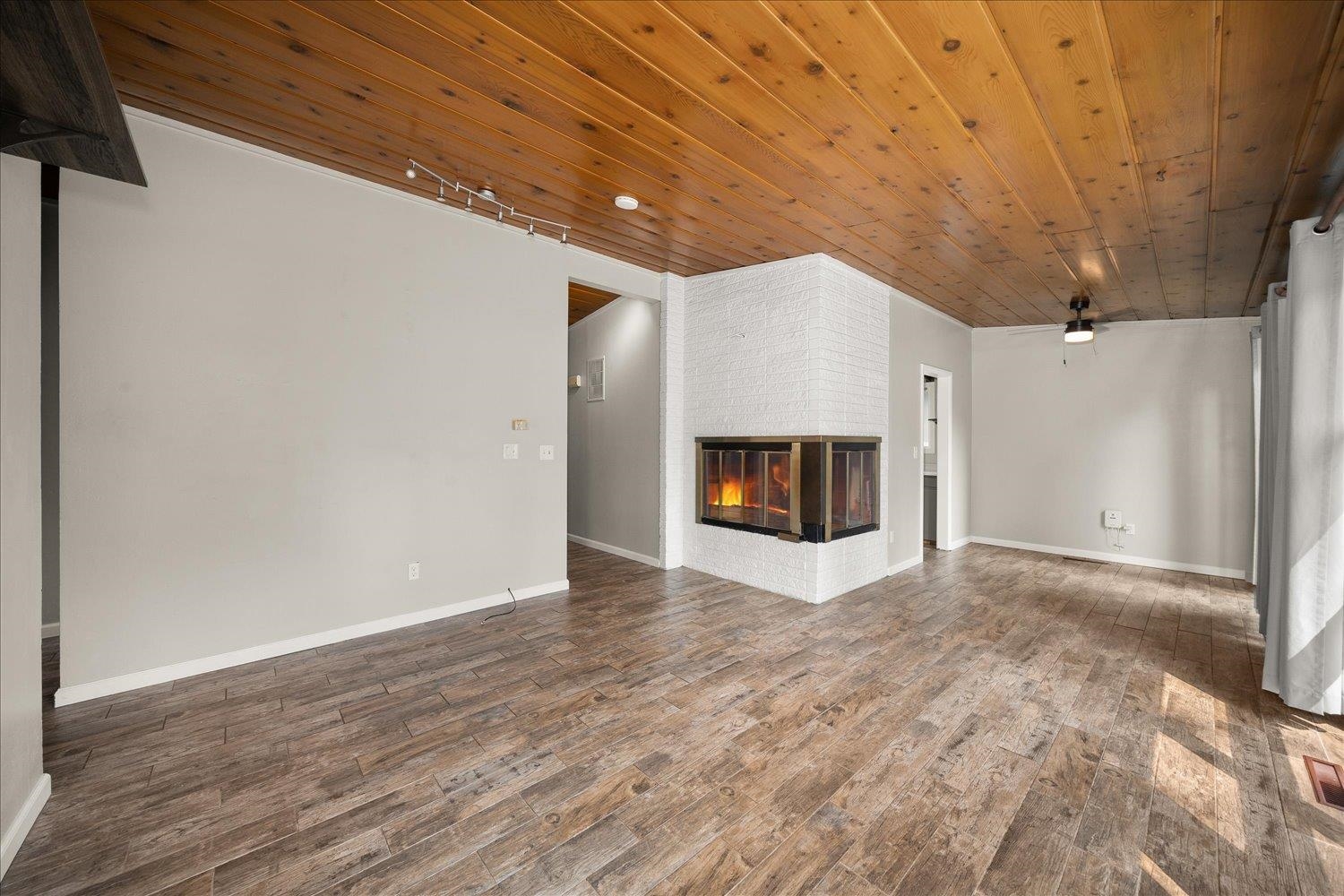 1428 E 40th Ave - Photo 4