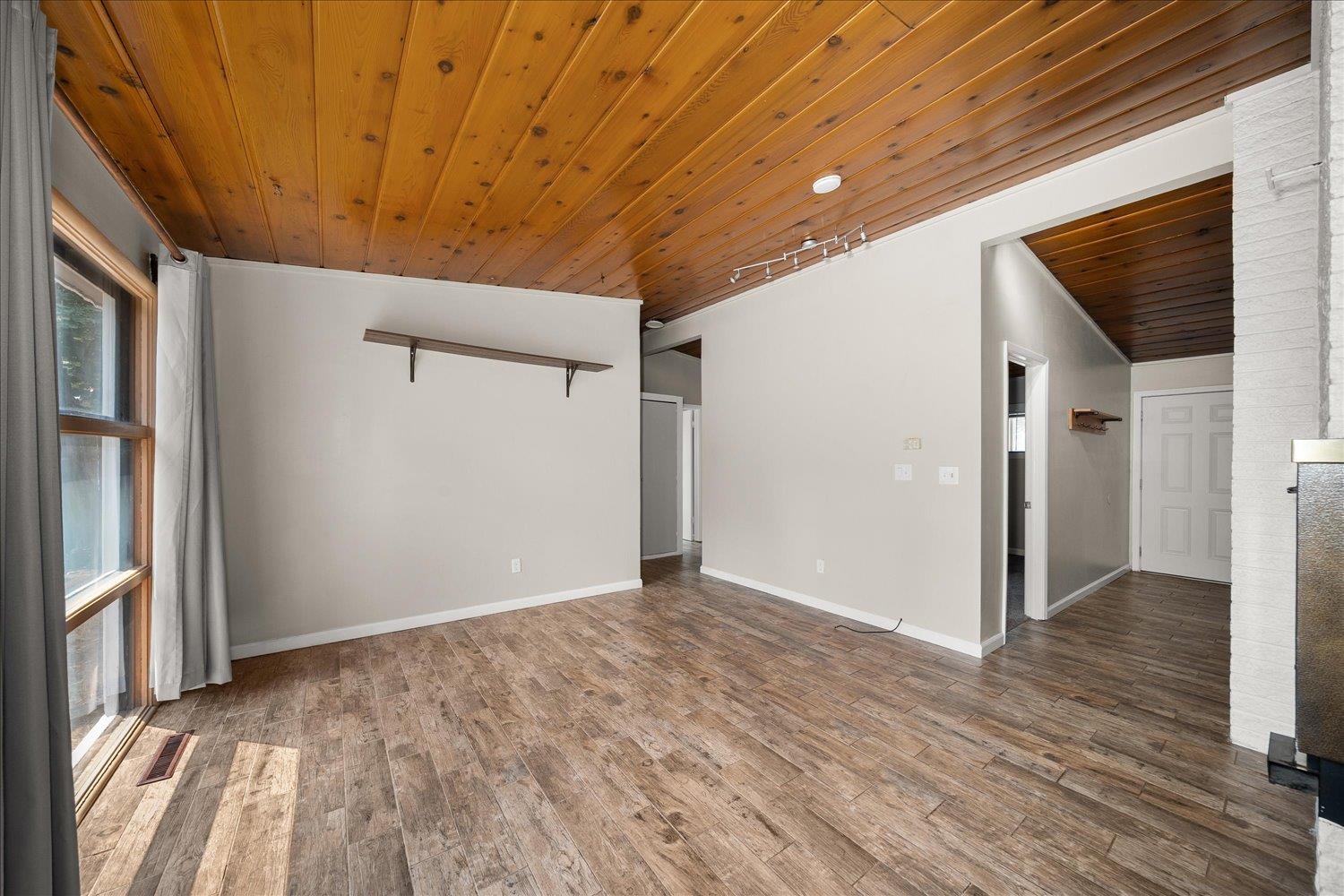 1428 E 40th Ave - Photo 5