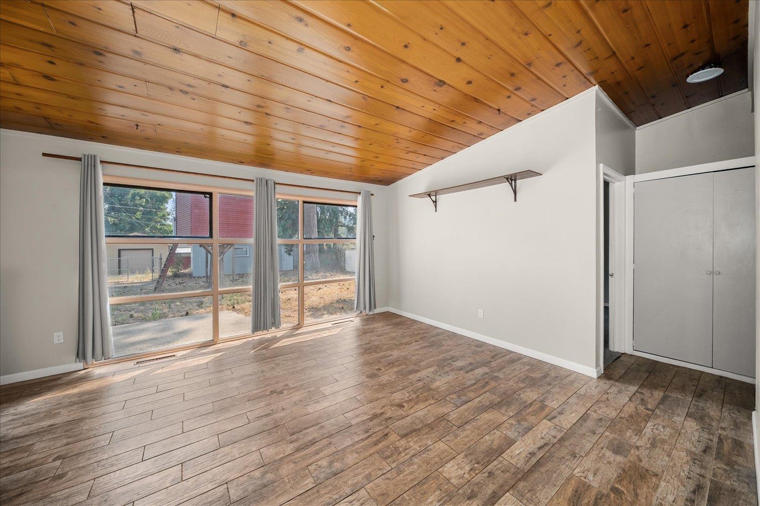 1428 E 40th Ave - Photo 6