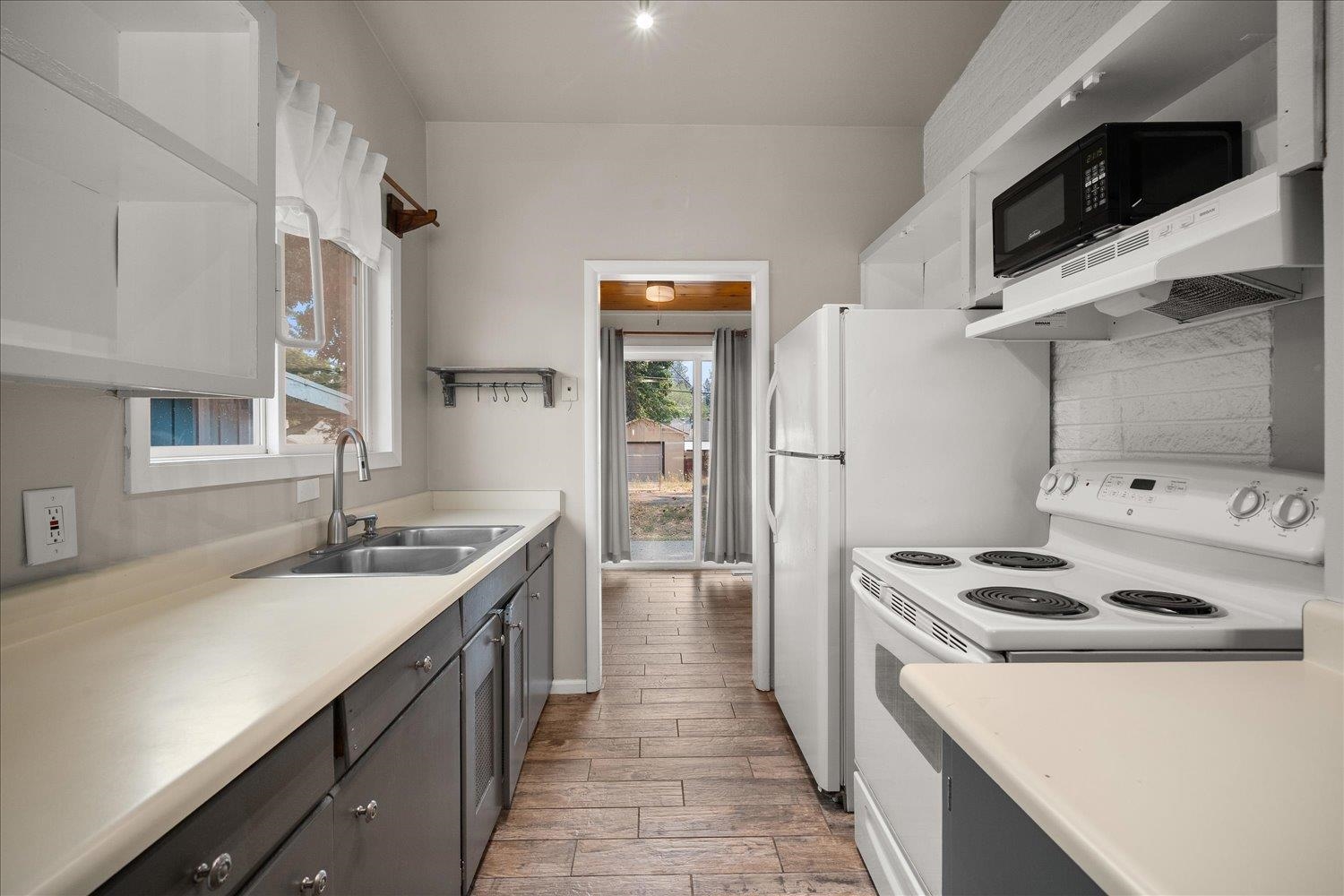 1428 E 40th Ave - Photo 9