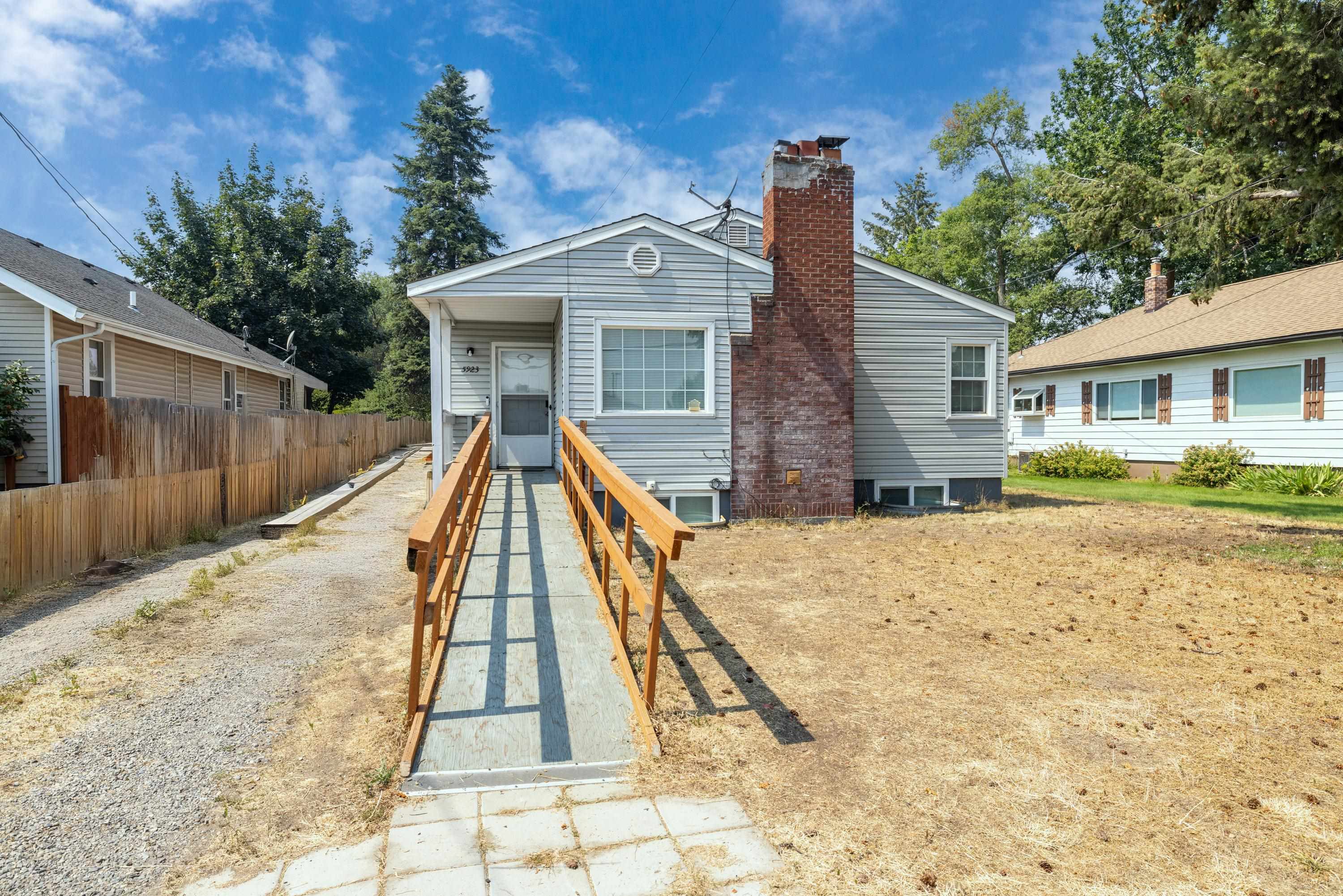 5923 N Regal St - Photo 3