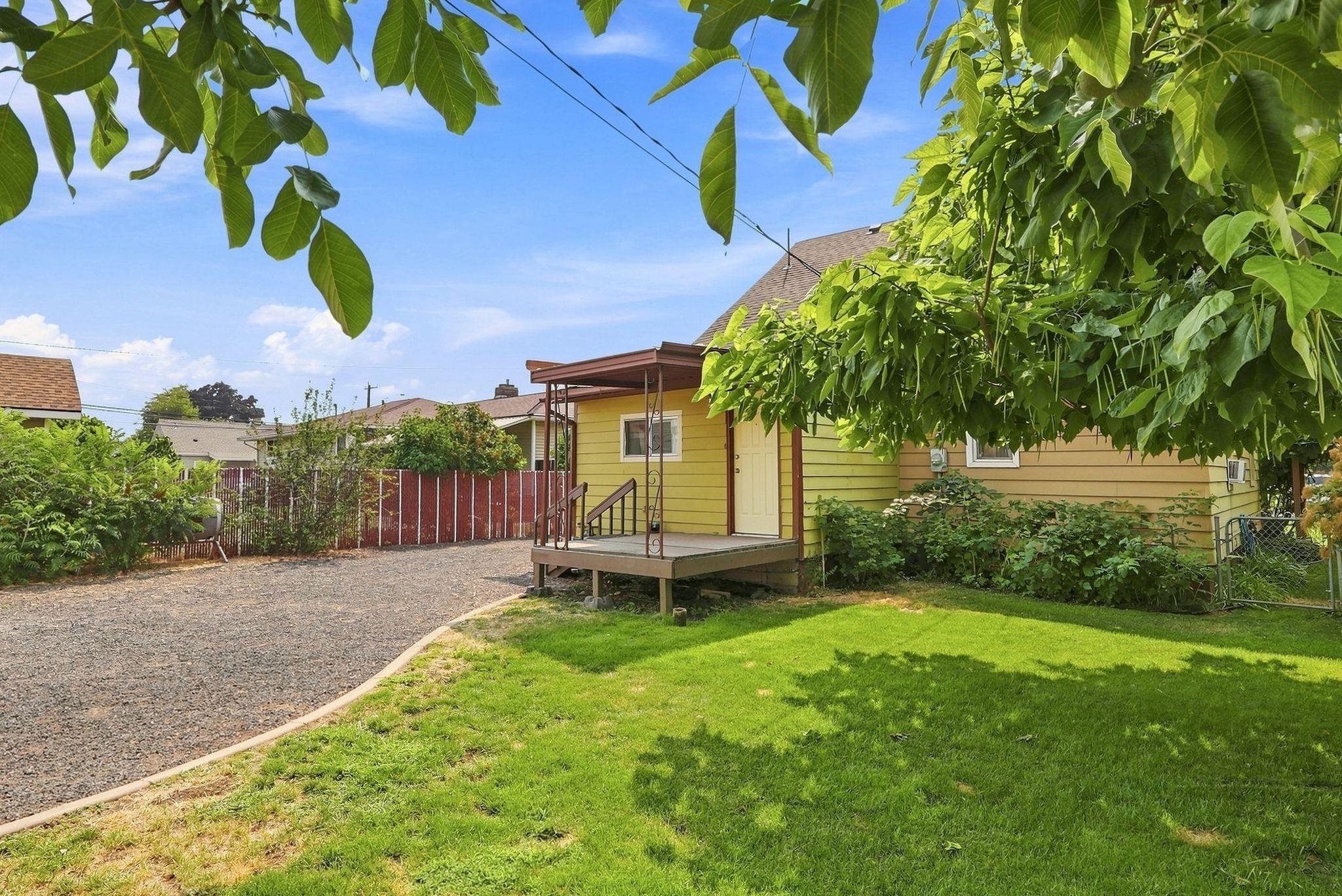 3017 E Nora Ave - Photo 3