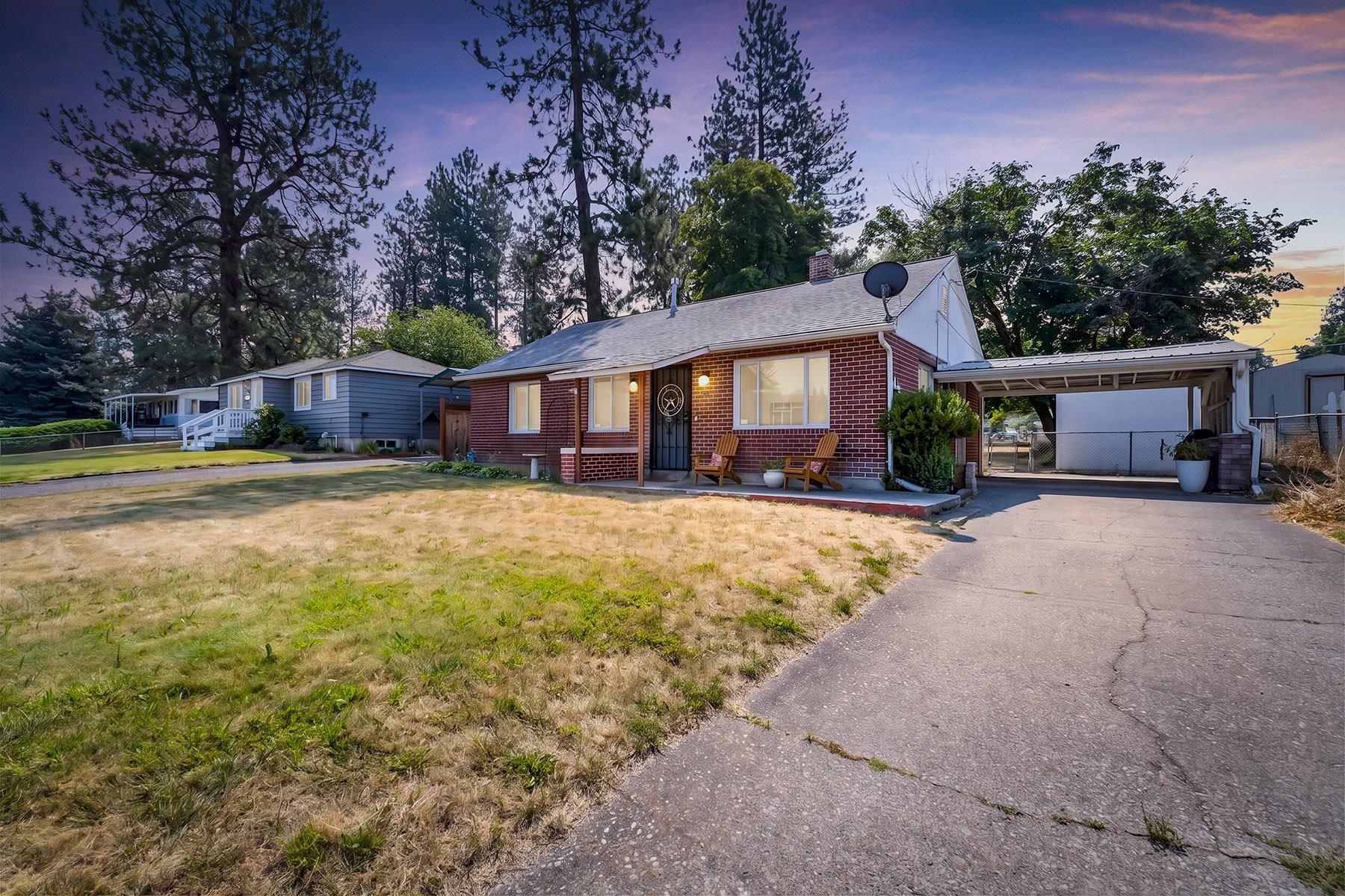 6714 E 4TH Ave - Photo 1