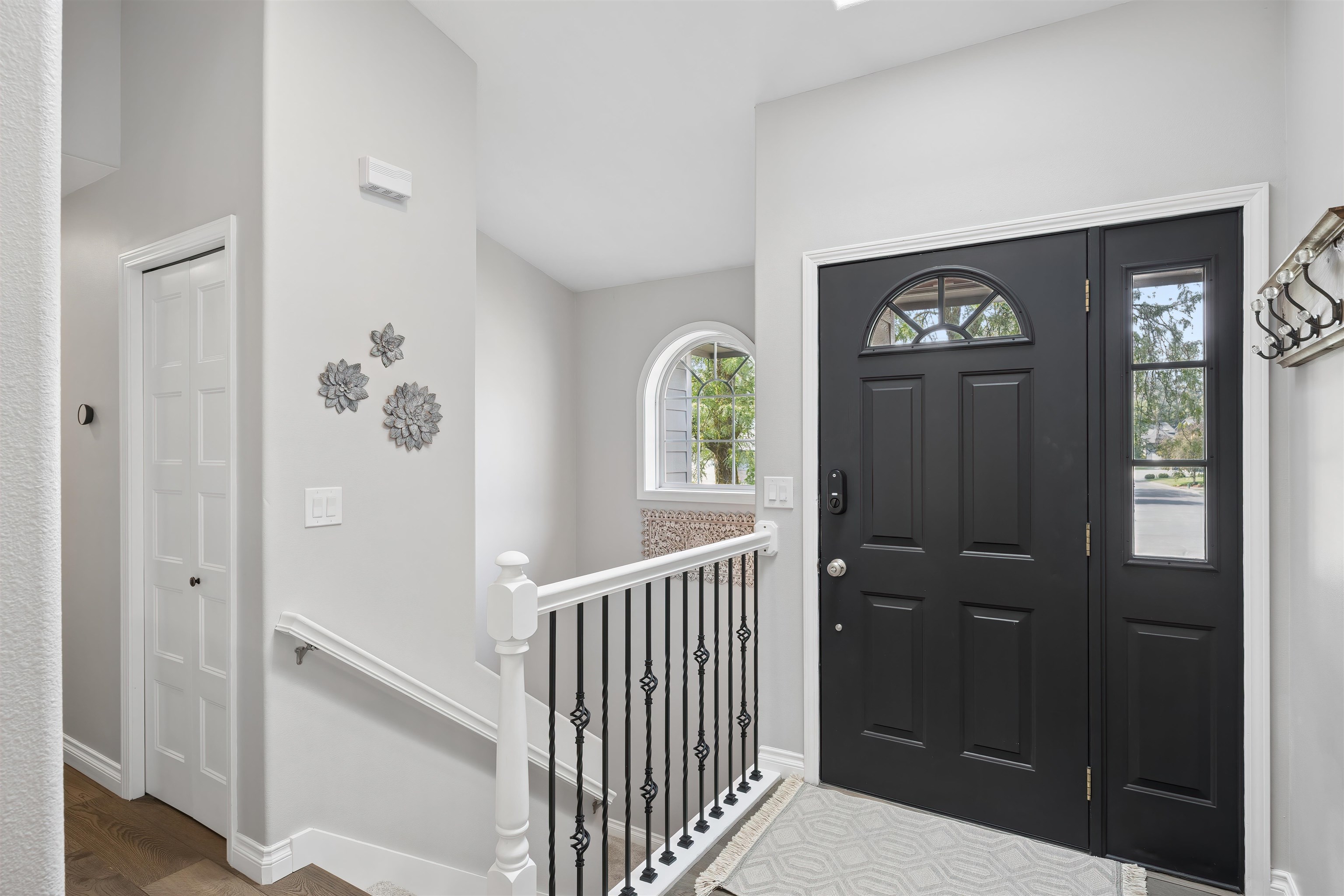 9 W Elcliff Ave - Photo 3