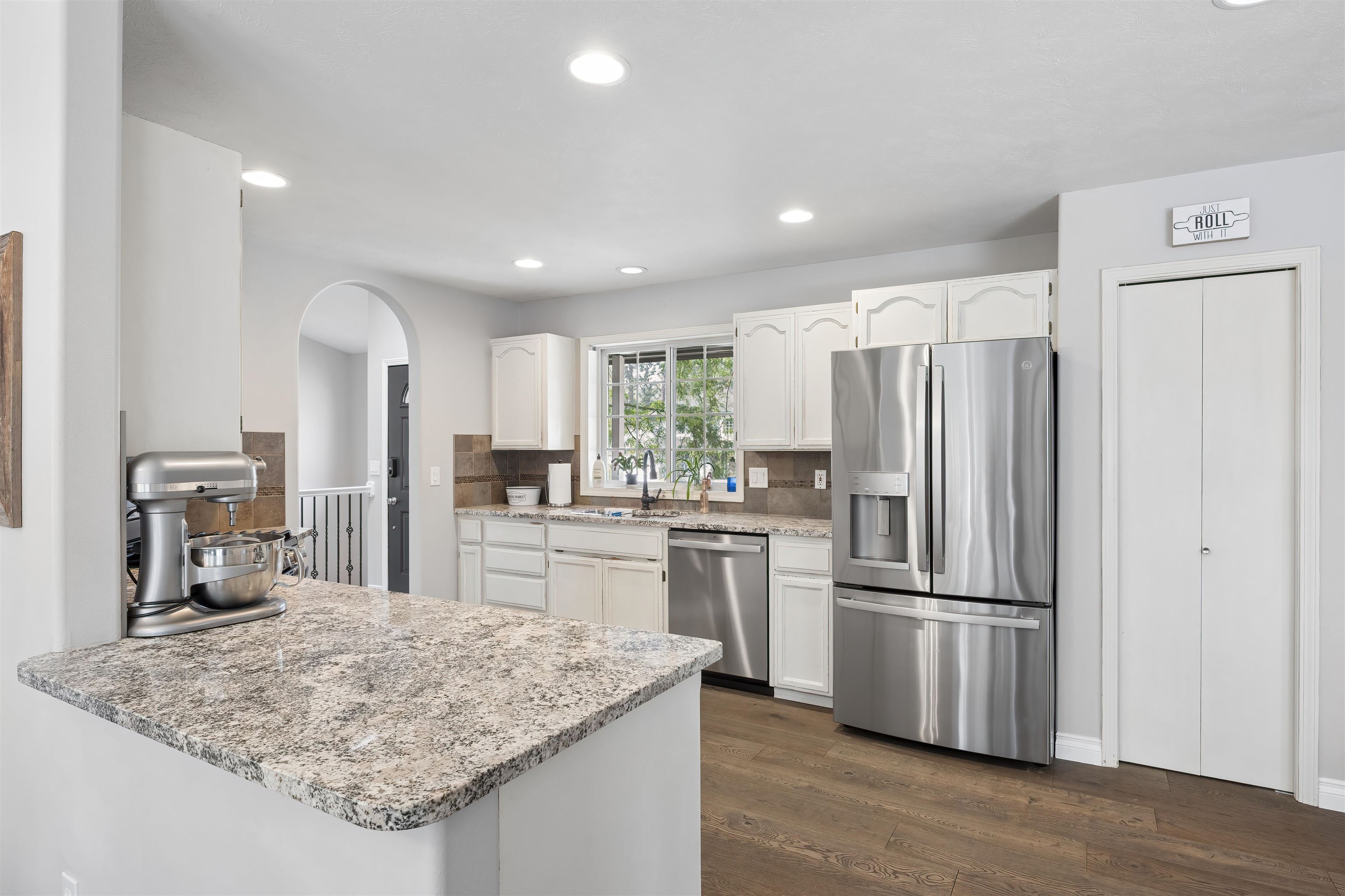 9 W Elcliff Ave - Photo 10