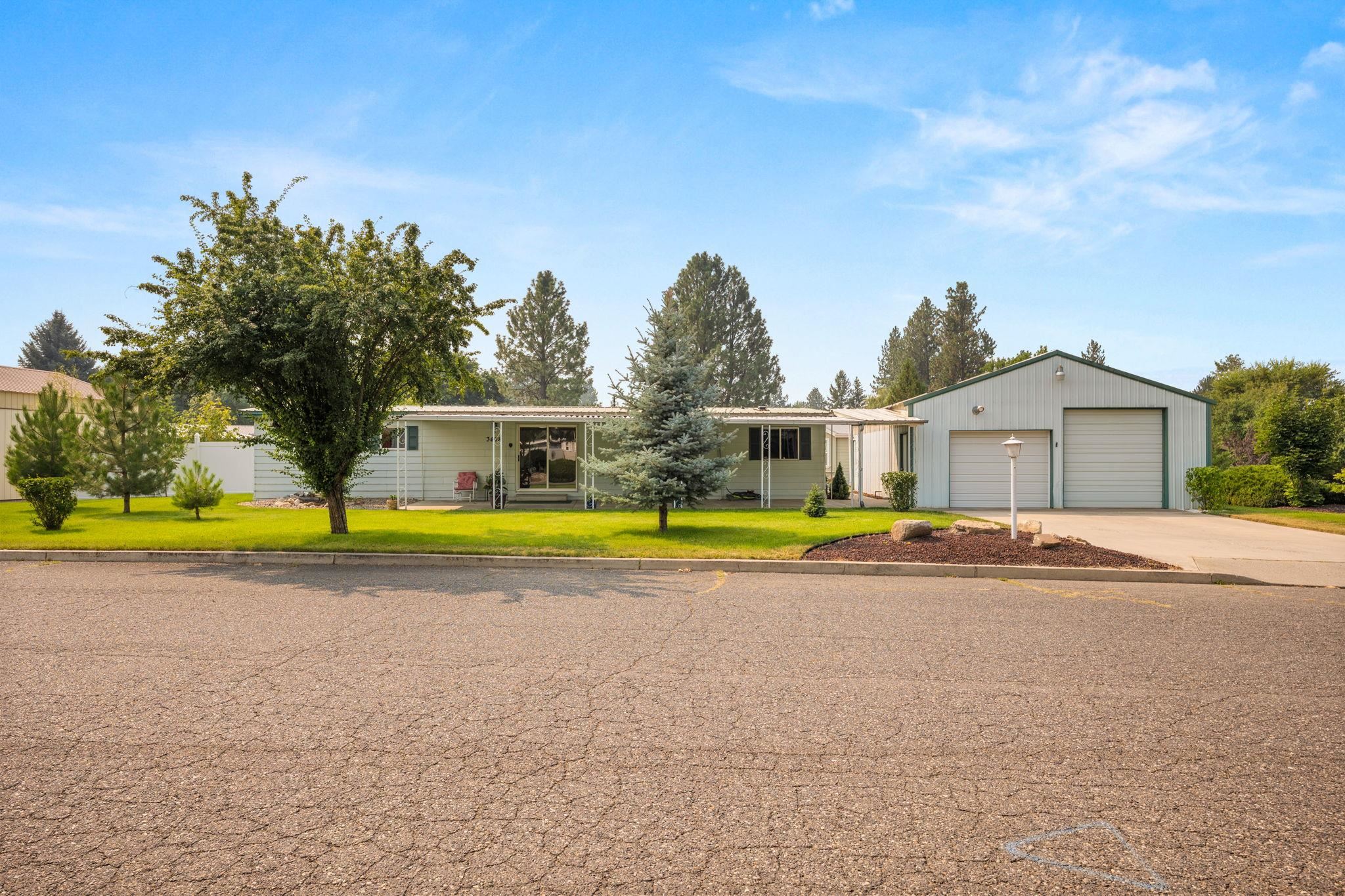 3408 E Hastings Ave - Photo 1