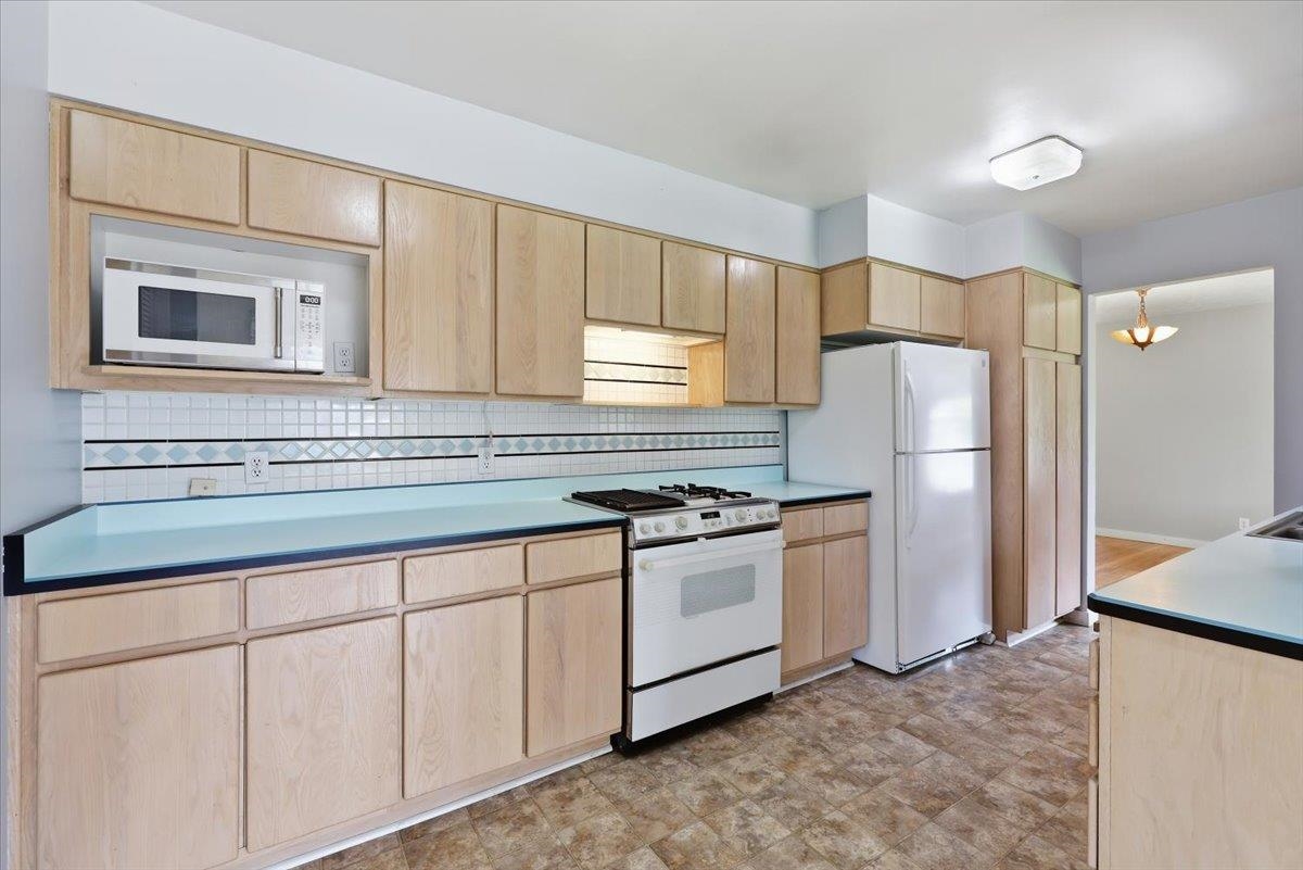 201 W Franklin Ct - Photo 13