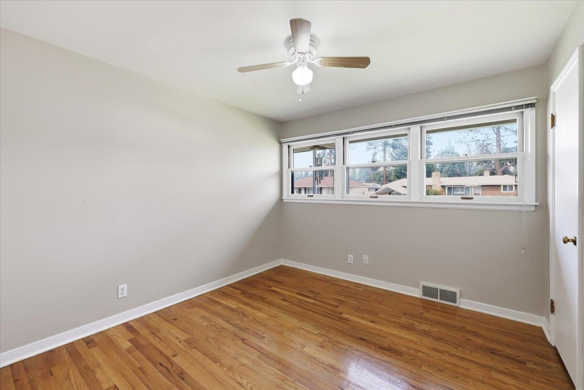 201 W Franklin Ct - Photo 16