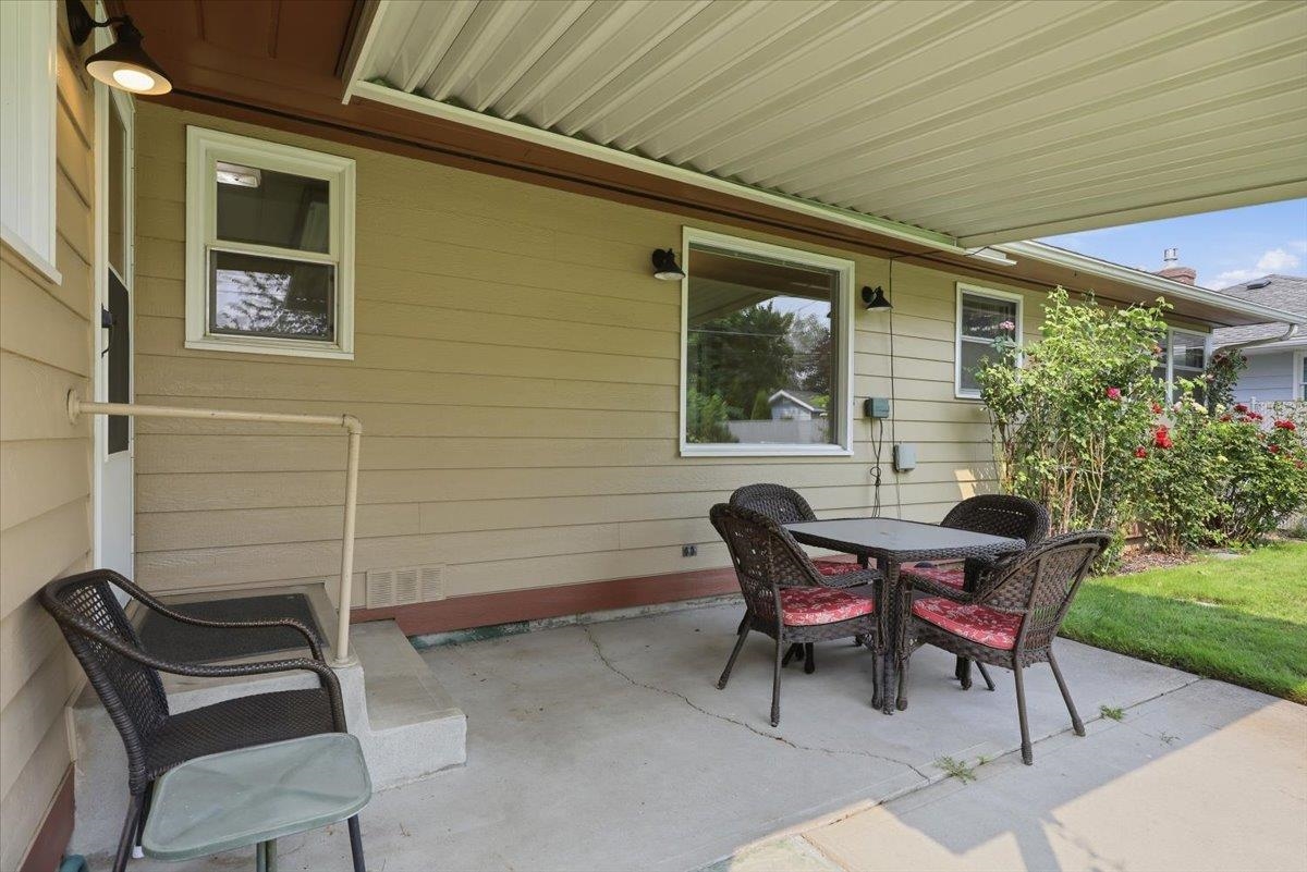201 W Franklin Ct - Photo 29