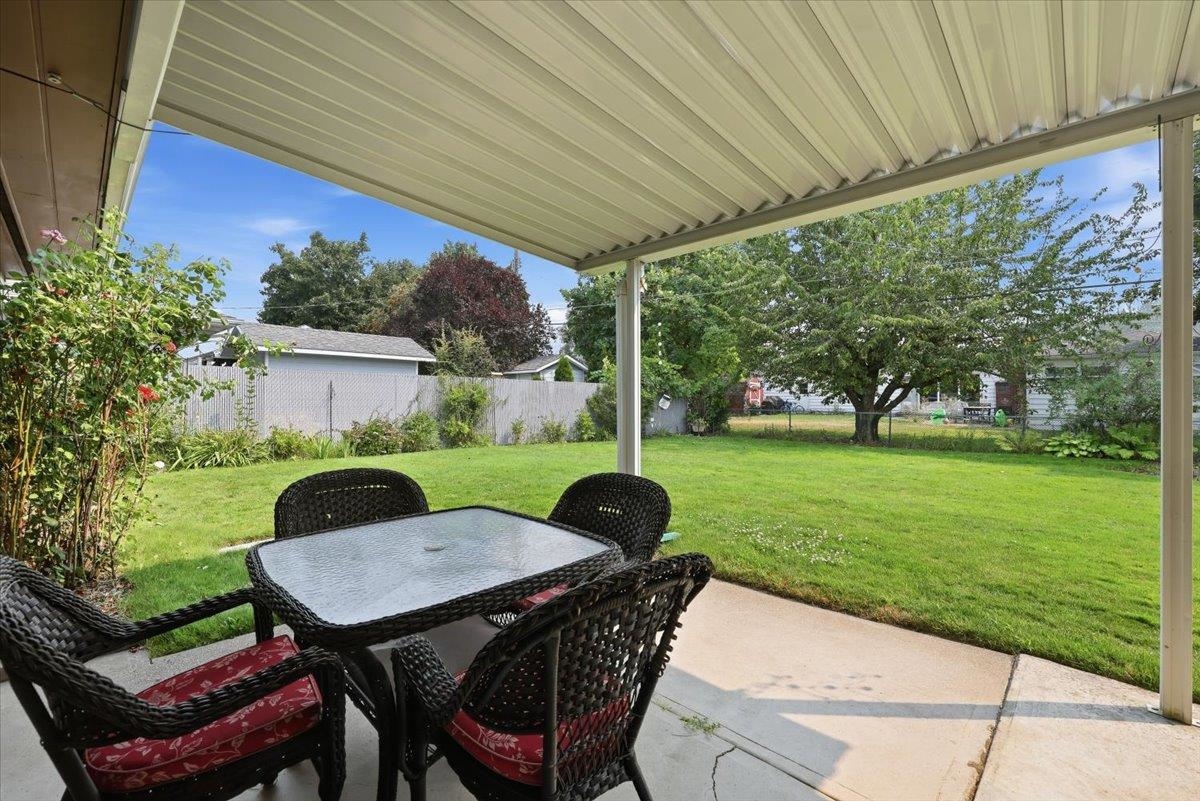 201 W Franklin Ct - Photo 30