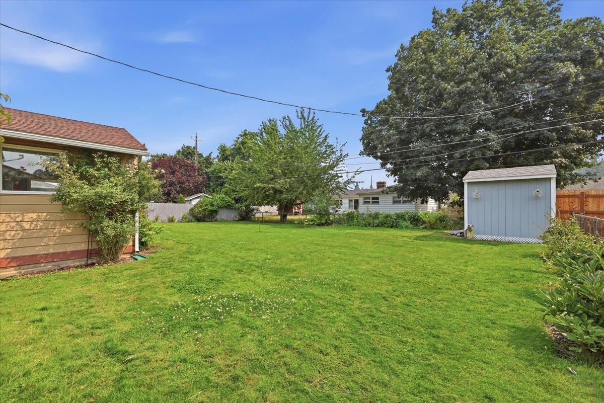 201 W Franklin Ct - Photo 34
