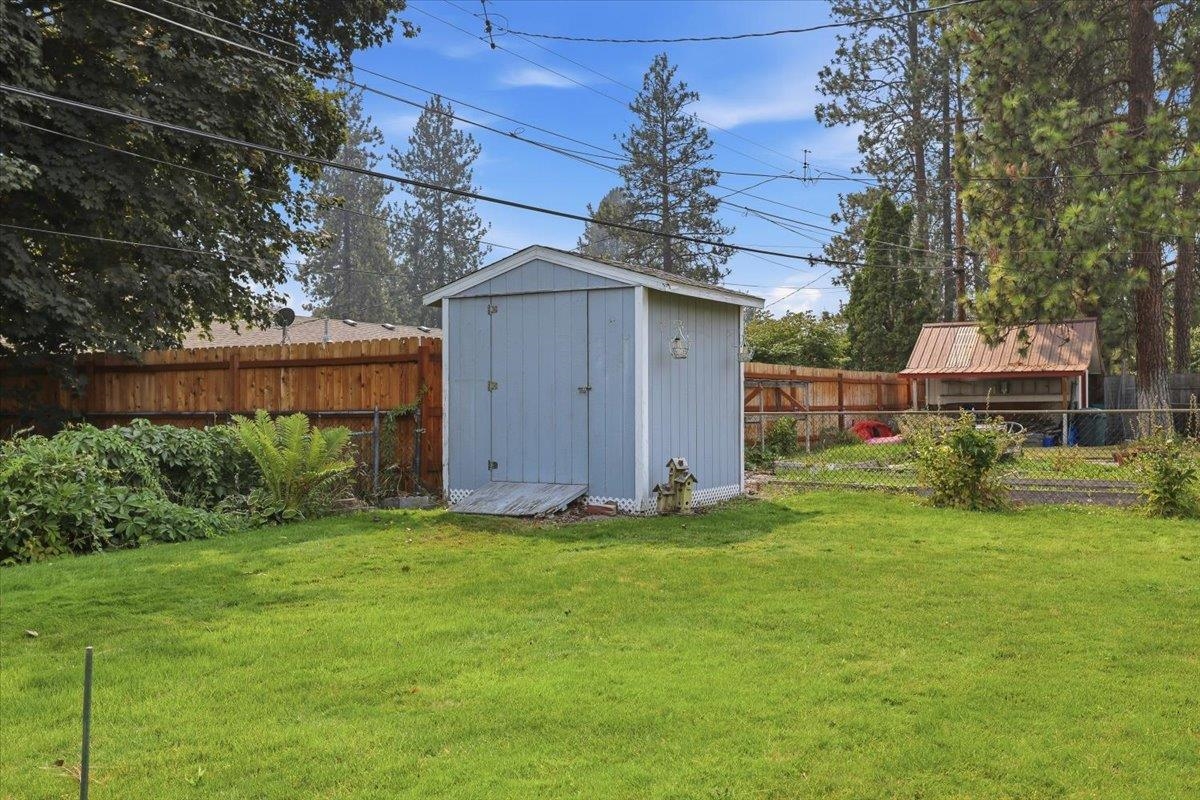 201 W Franklin Ct - Photo 35
