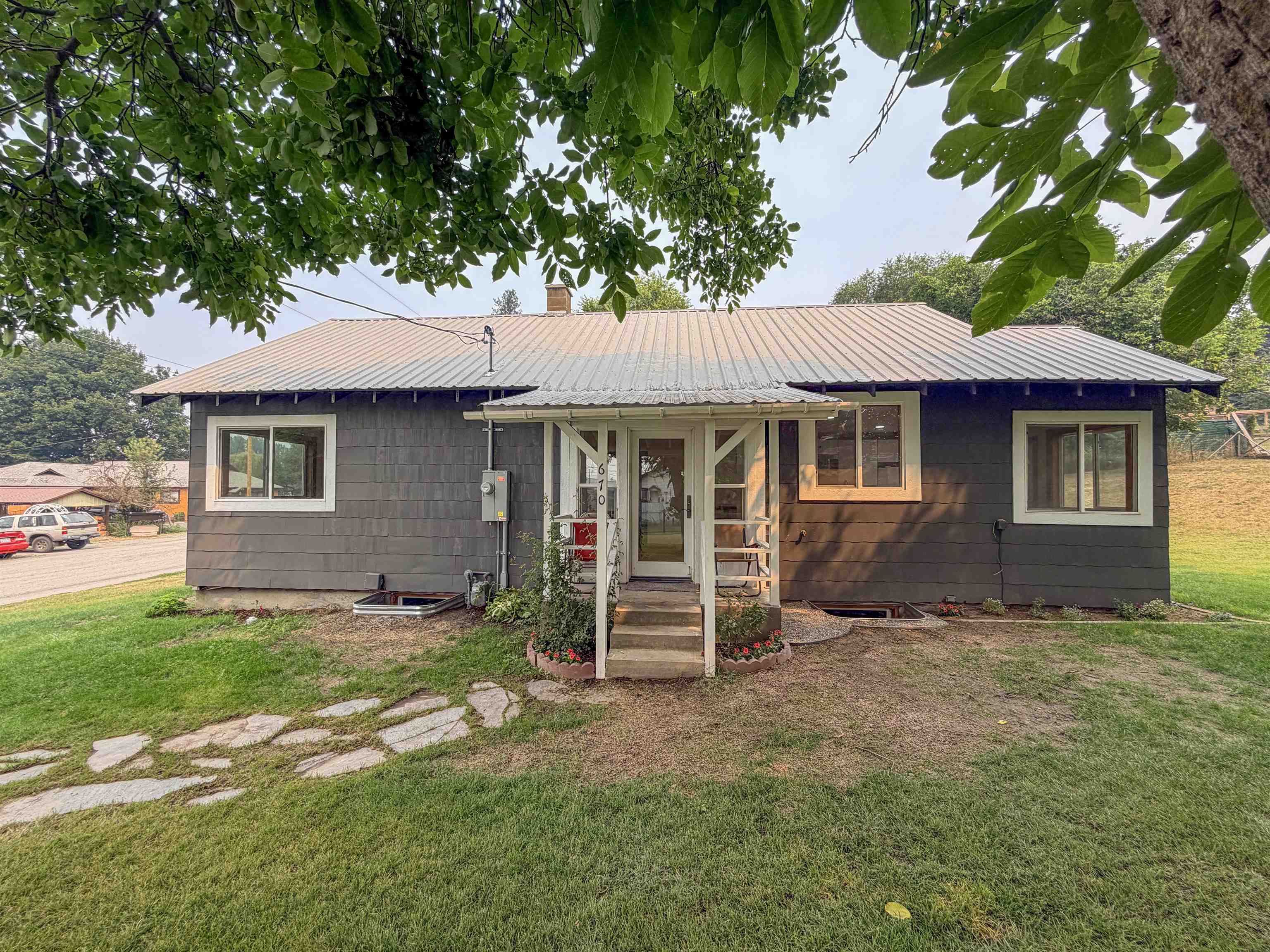 670 N Washington St - Photo 3