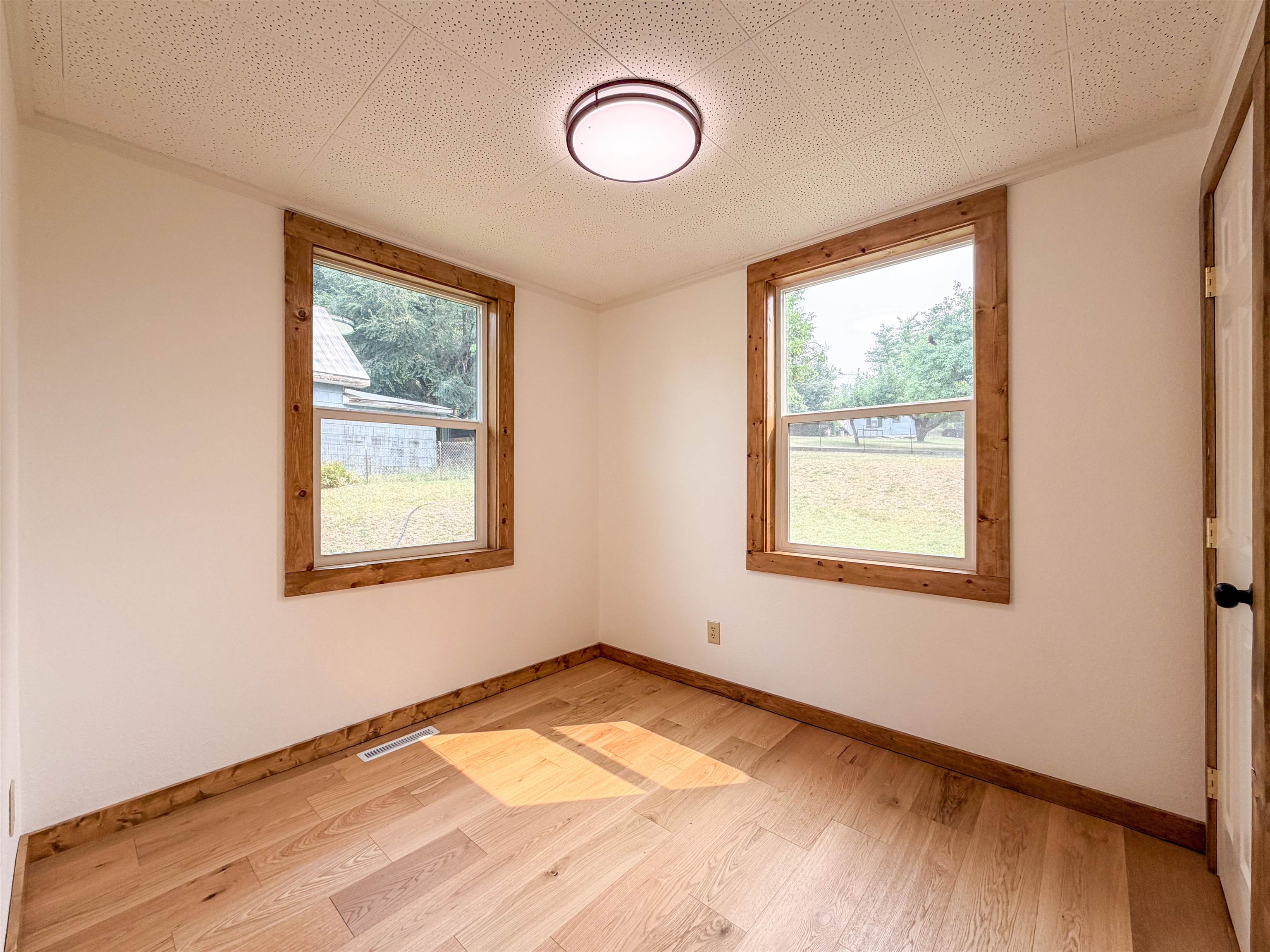 670 N Washington St - Photo 21