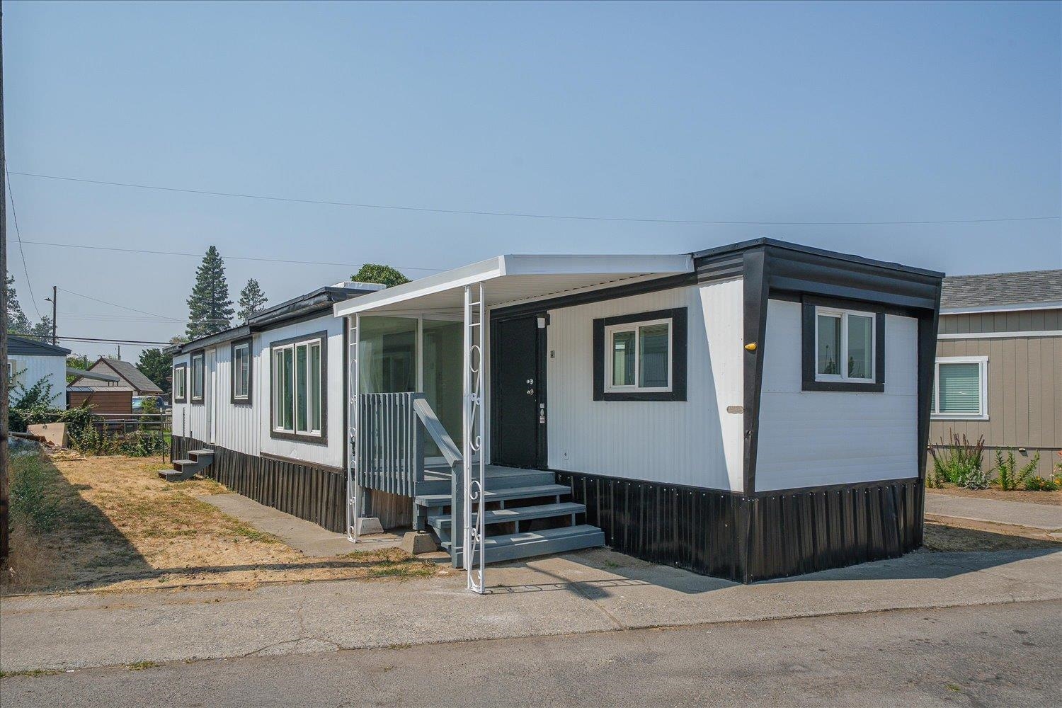 205 S PARK Dr - Photo 1