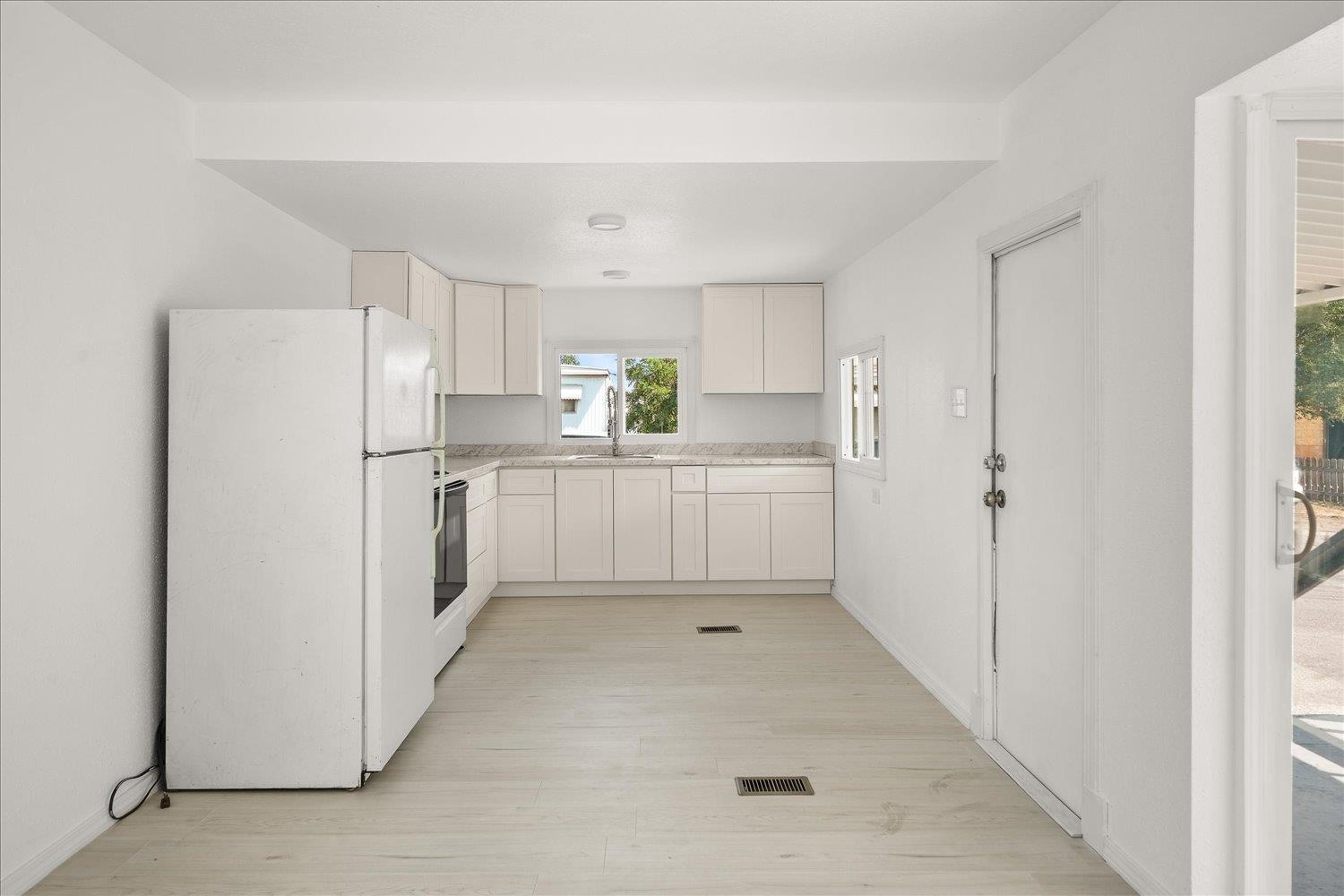 205 S PARK Dr - Photo 12