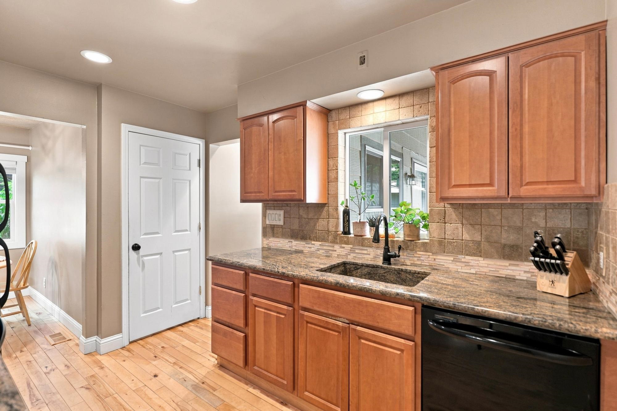 5804 N Audubon St - Photo 8