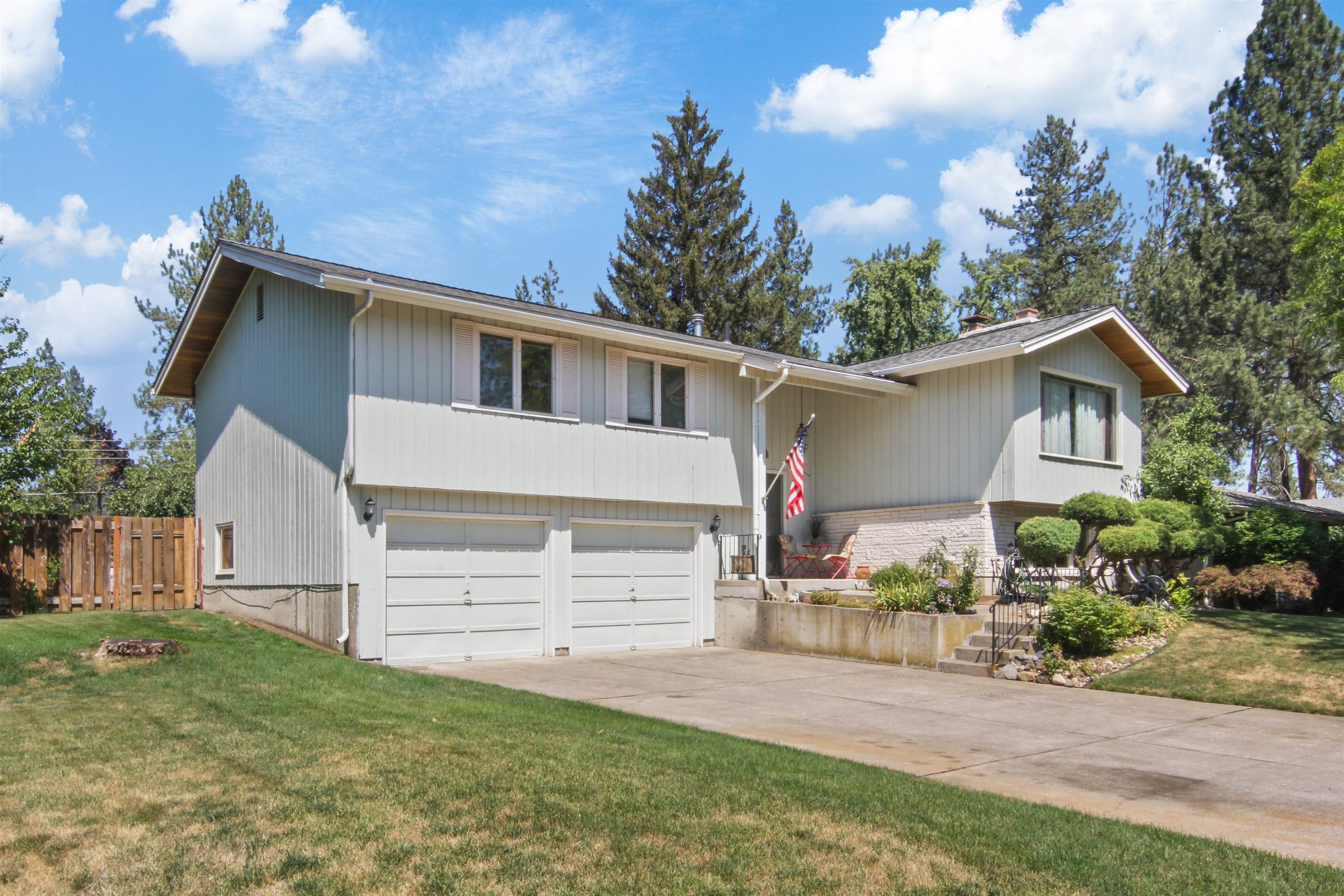 25 E Salmon Ave - Photo 1