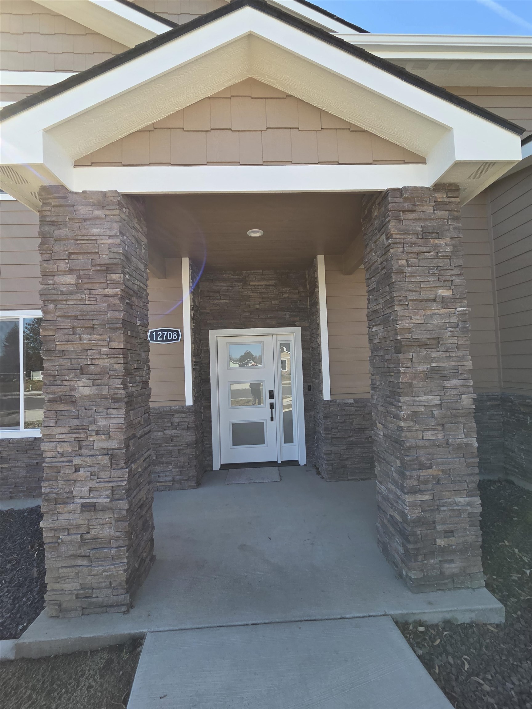 12708 E Desmet Ave - Photo 2