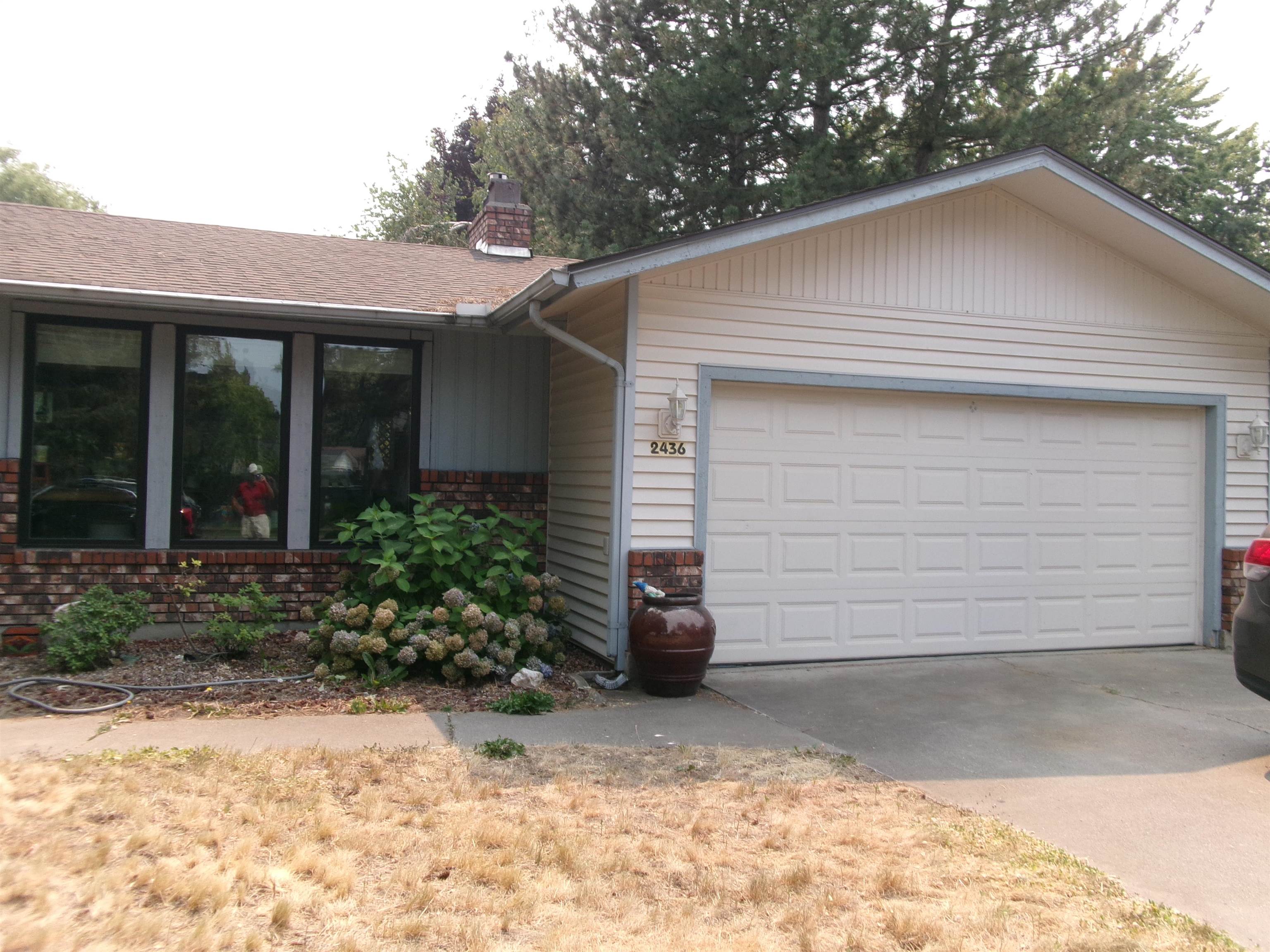 2436 E 48th Ave - Photo 1