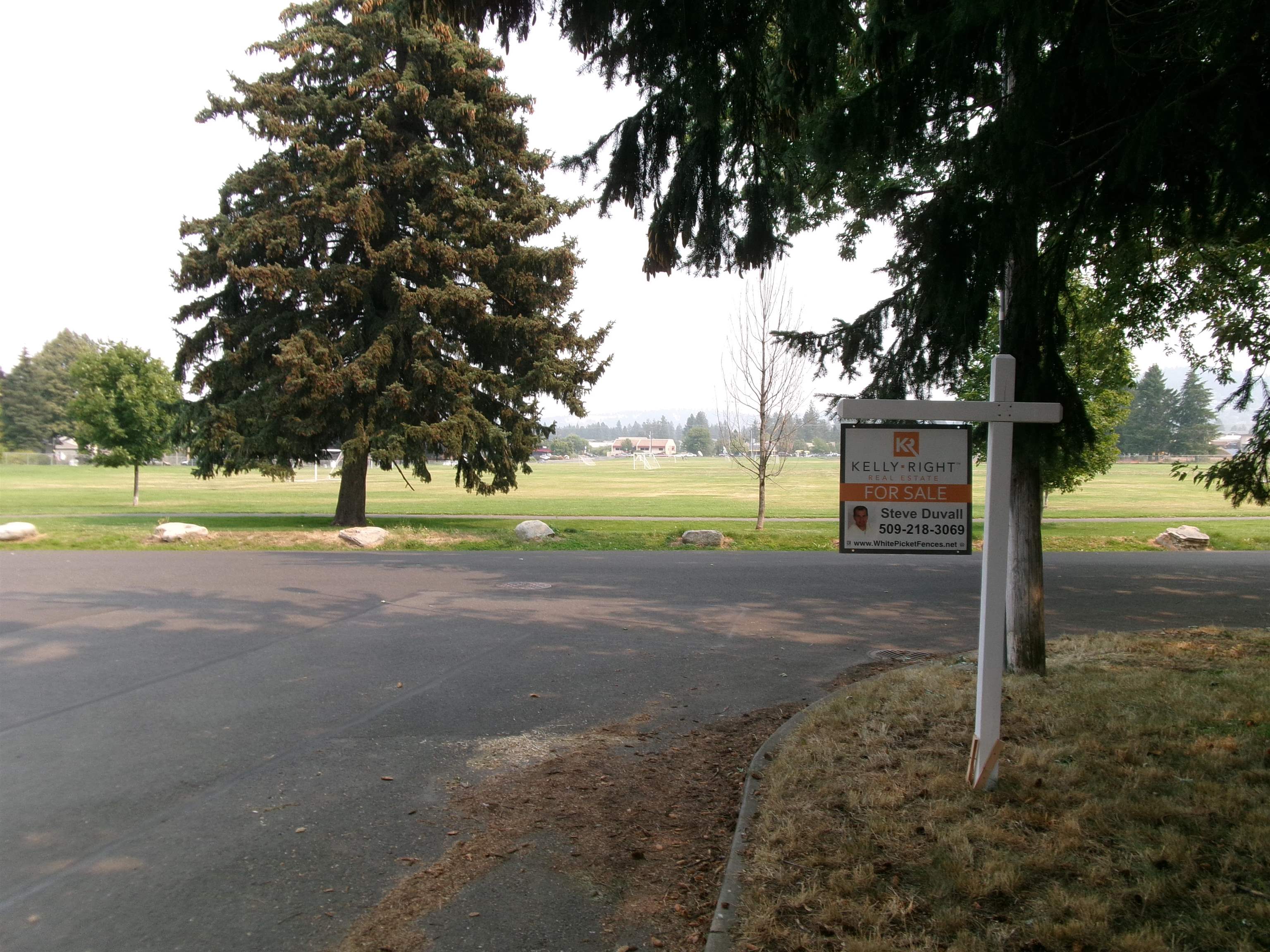 2436 E 48th Ave - Photo 2