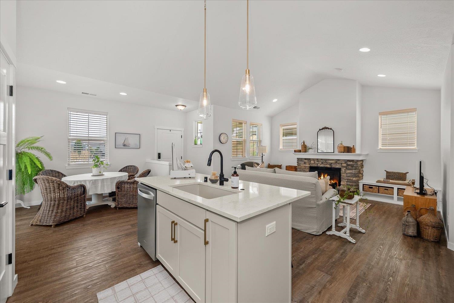 2672 N Allenby Ln - Photo 7