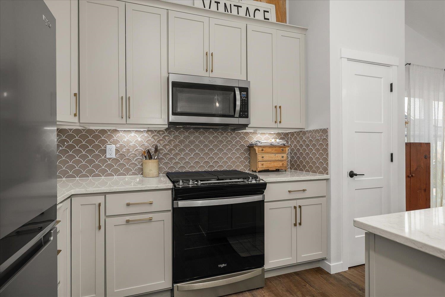 2672 N Allenby Ln - Photo 11