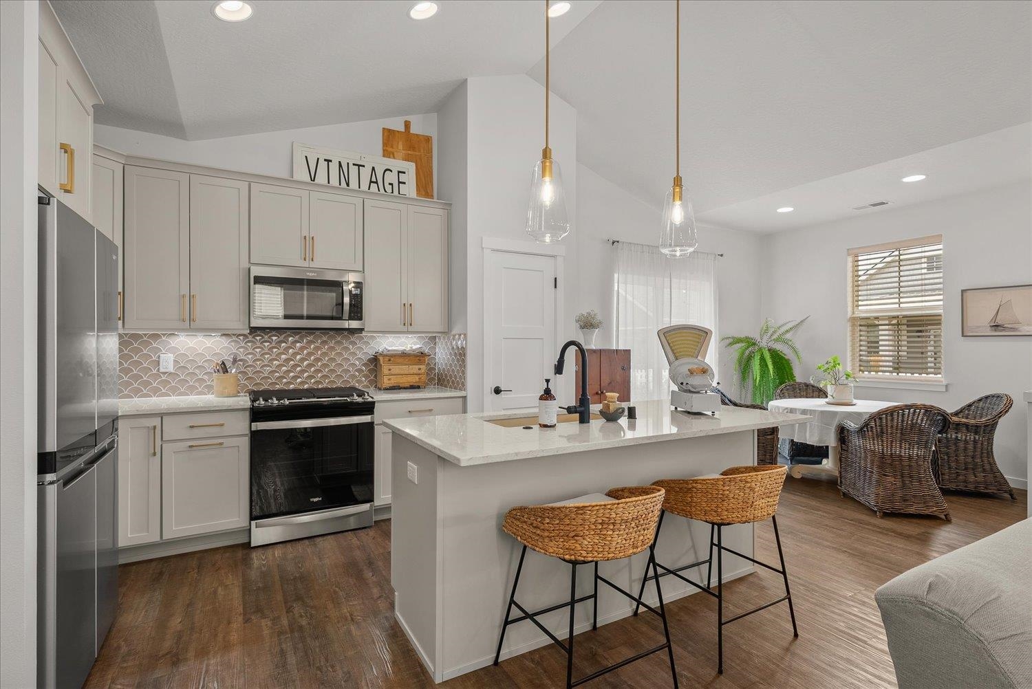 2672 N Allenby Ln - Photo 9