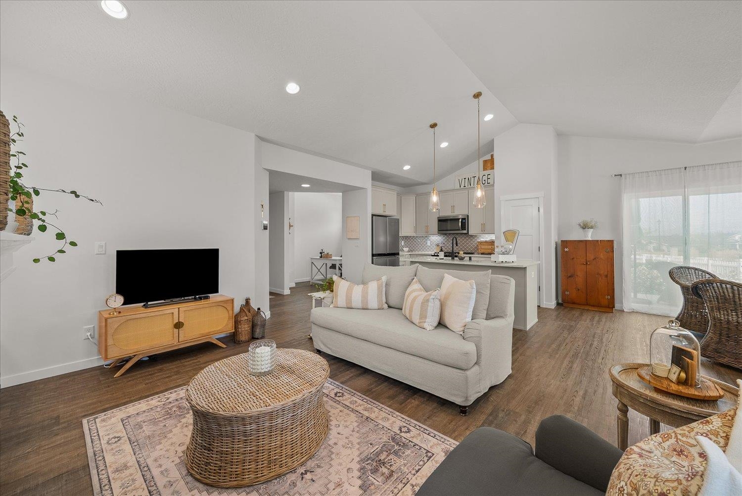 2672 N Allenby Ln - Photo 2