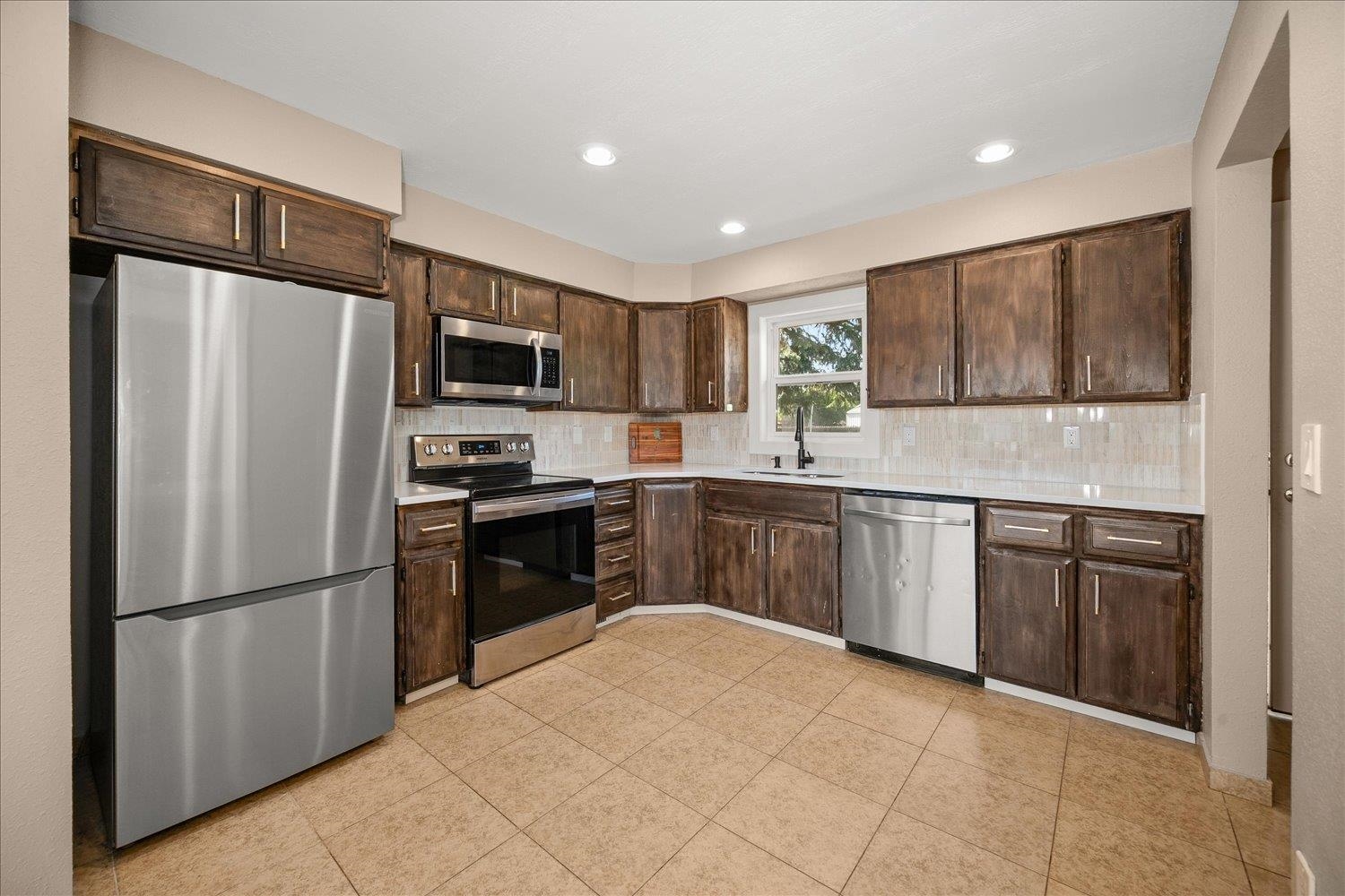 8209 E Indiana Ave - Photo 13