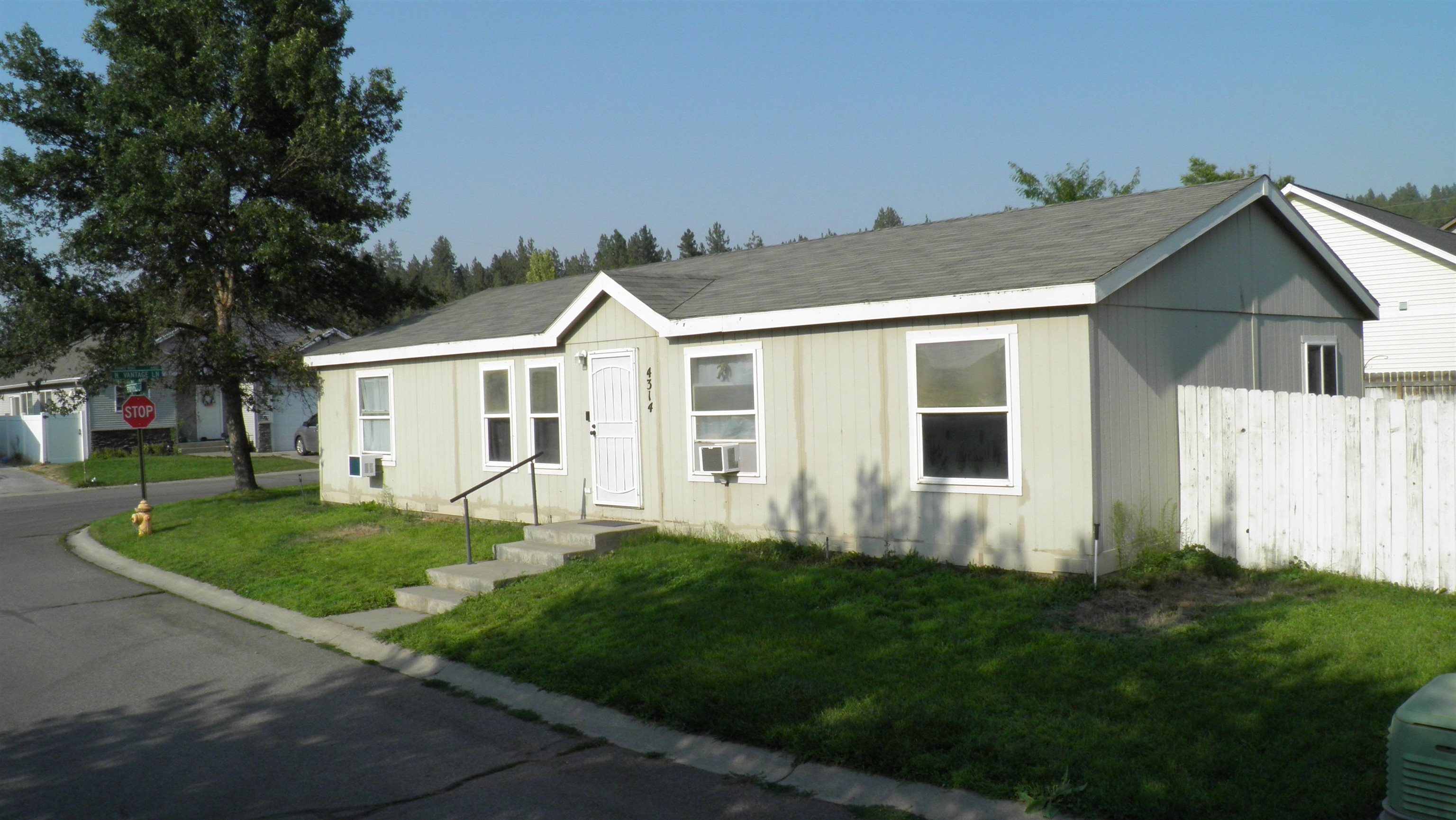 4314 E Vantage Ln - Photo 1