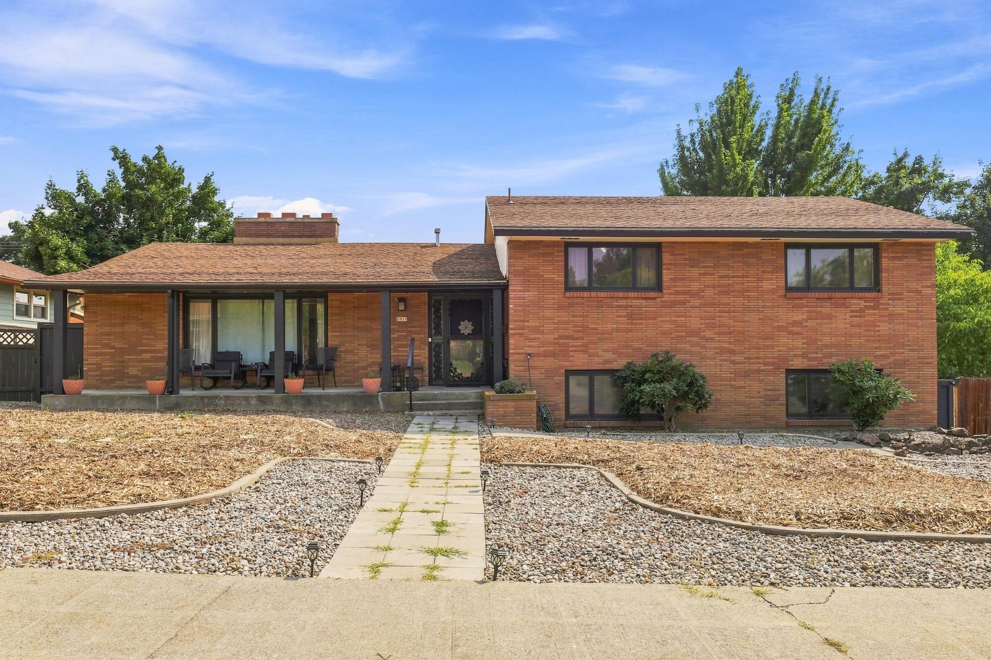 2917 W Princeton Ave - Photo 1