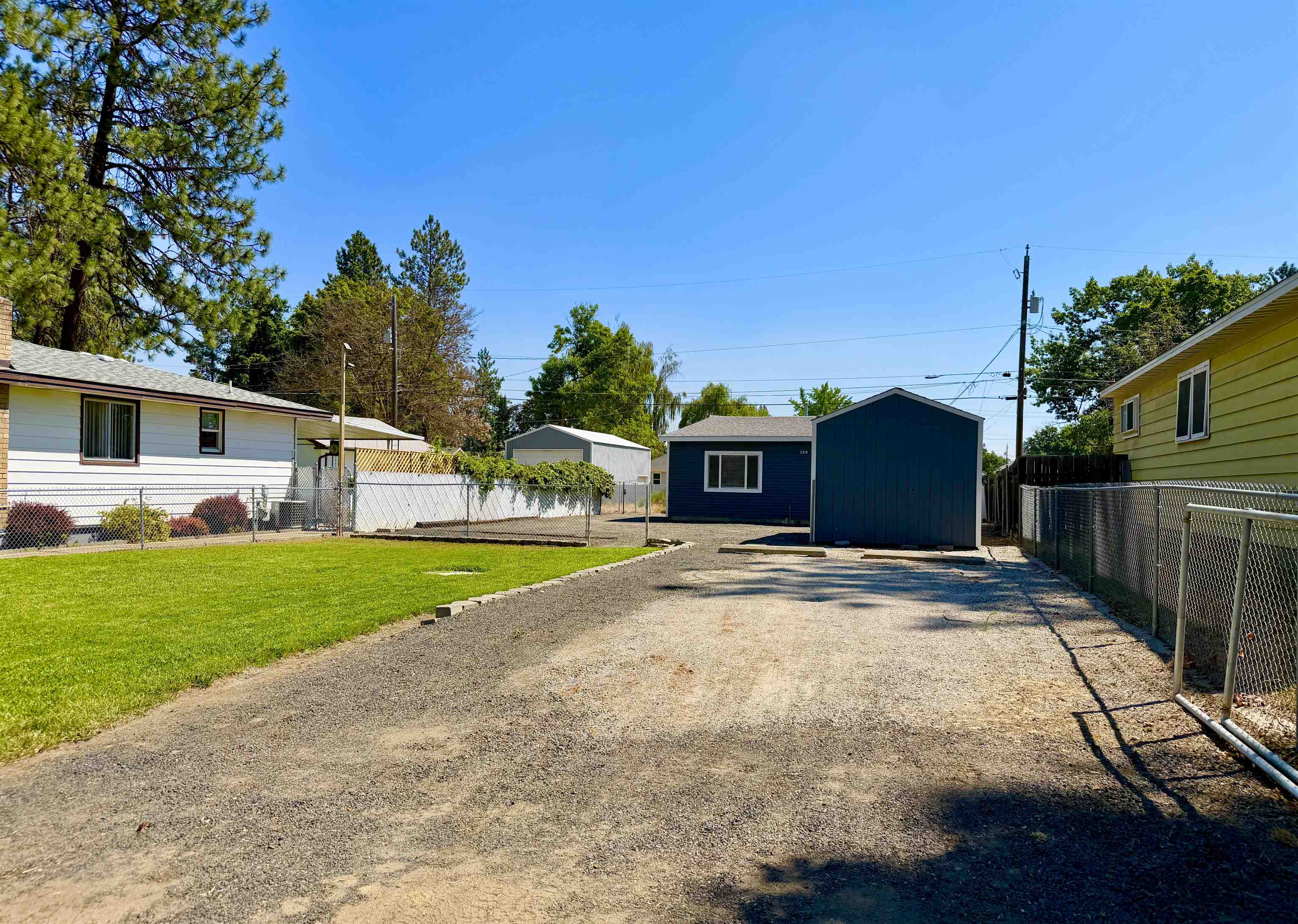5318 N Maple St - Photo 16