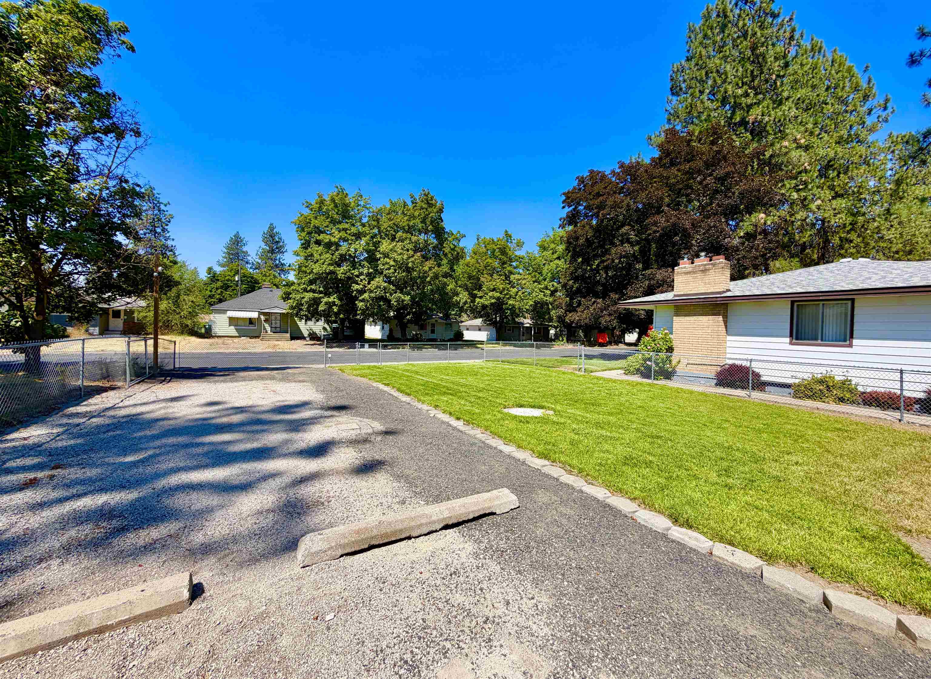 5318 N Maple St - Photo 20