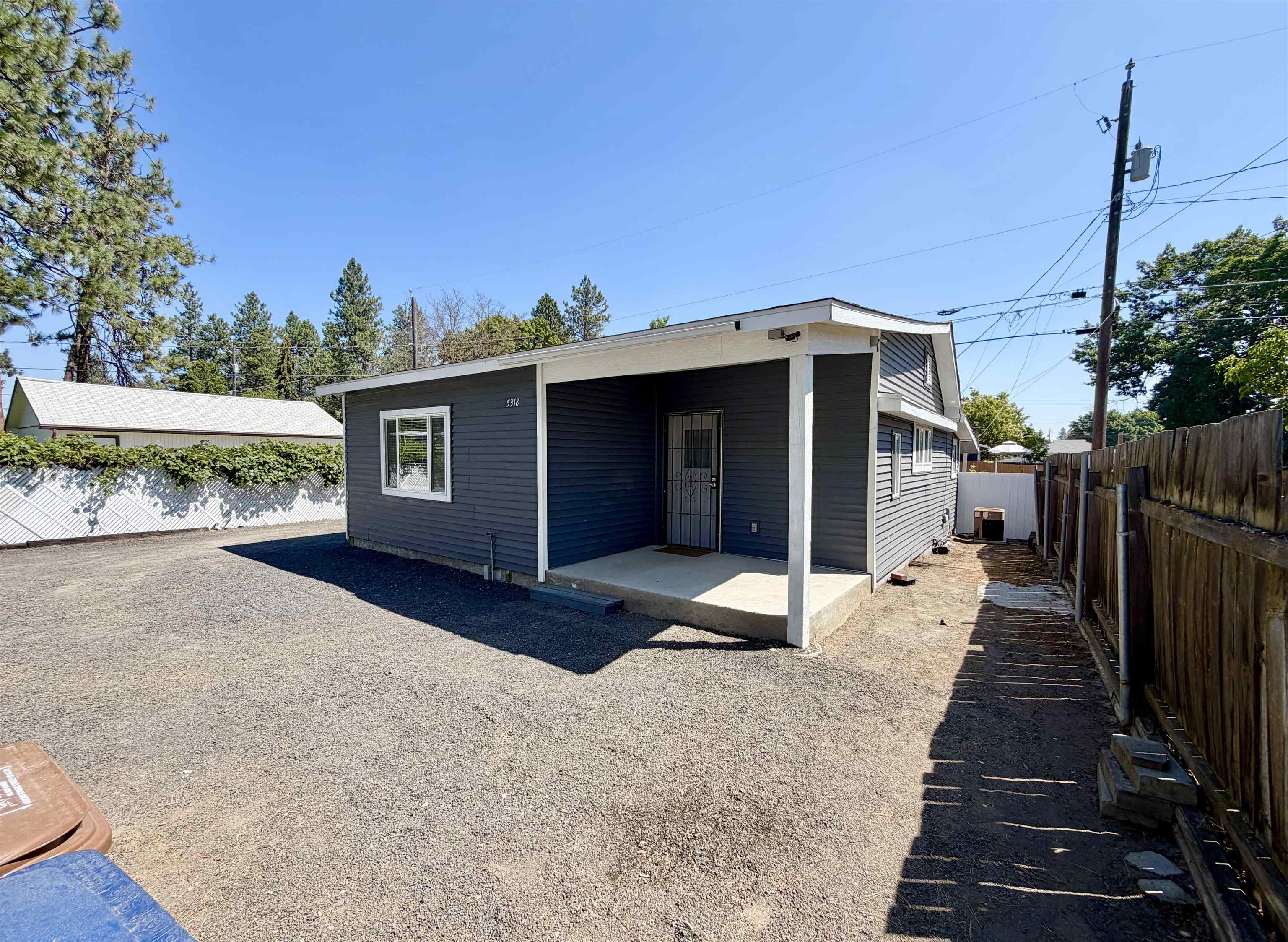 5318 N Maple St - Photo 3
