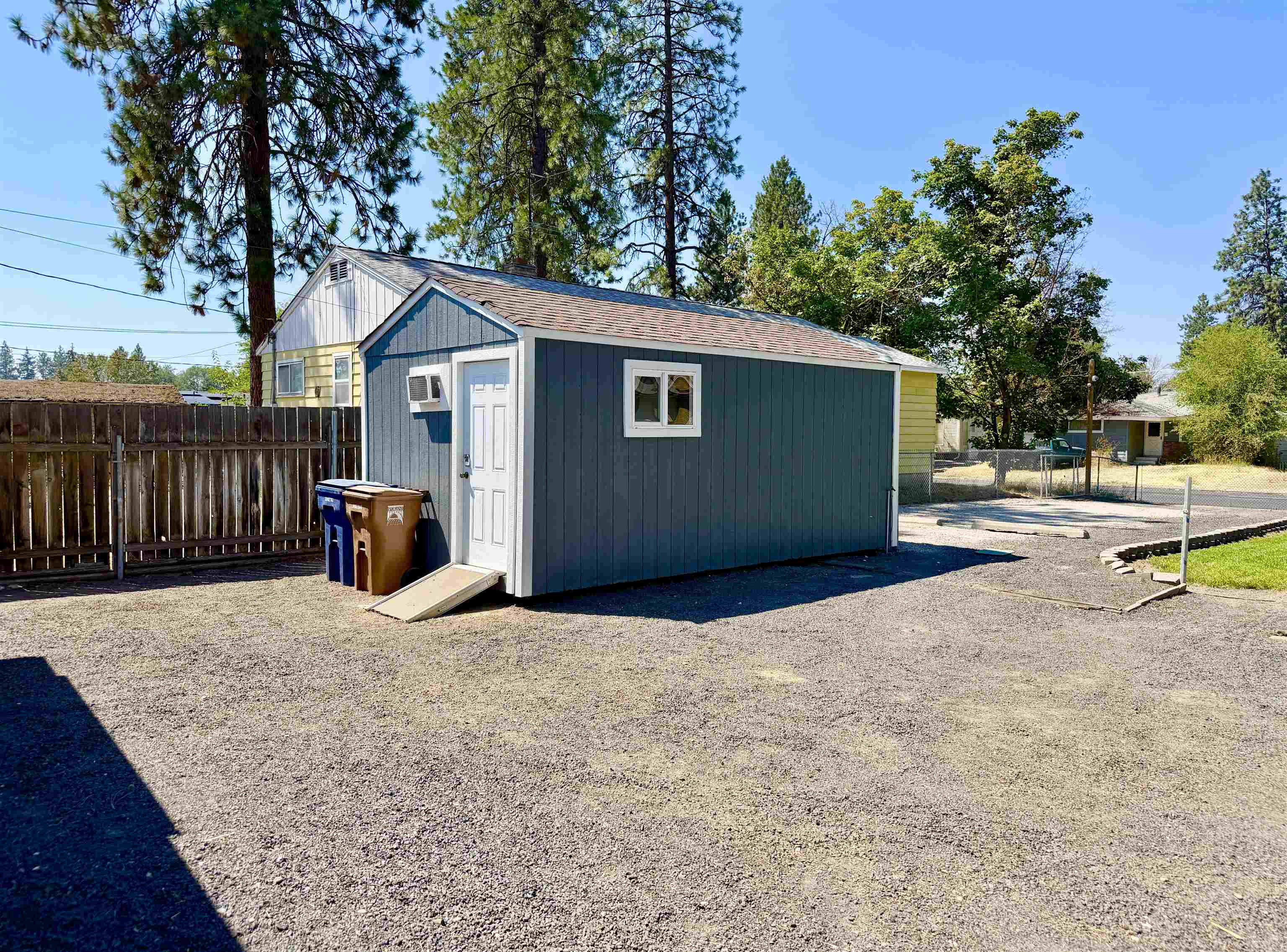 5318 N Maple St - Photo 13