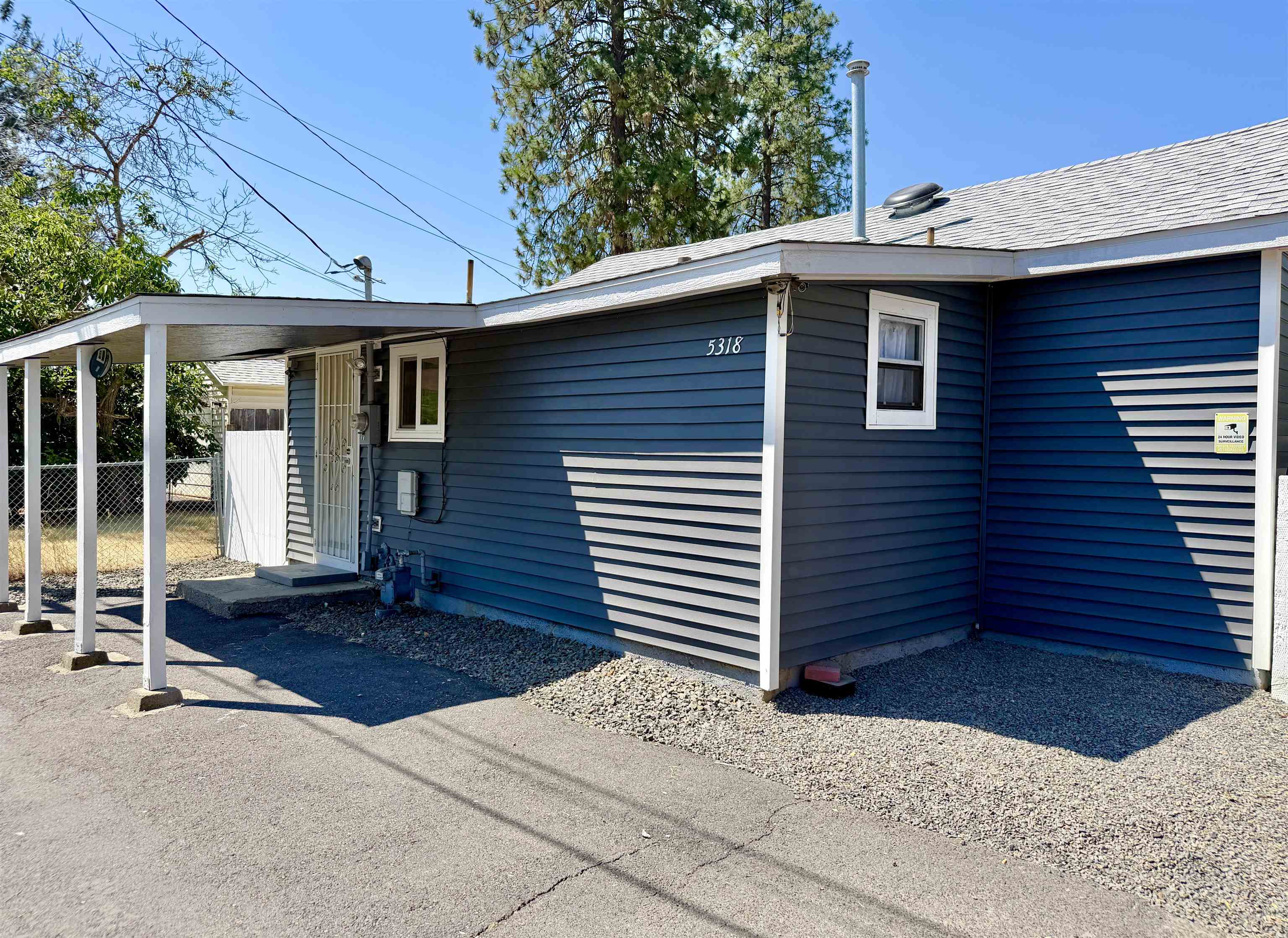 5318 N Maple St - Photo 8