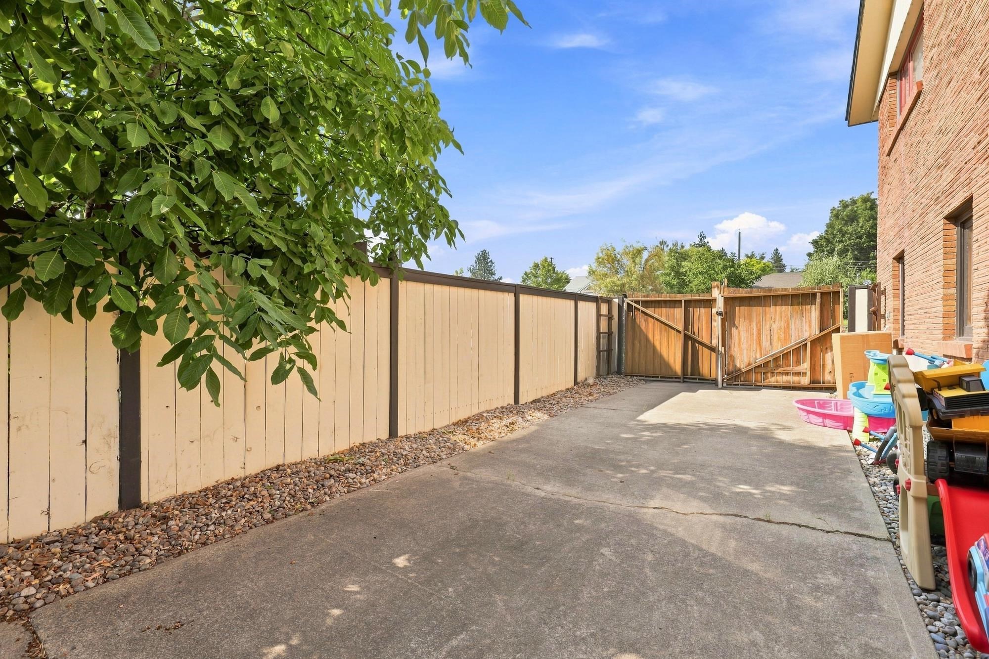 2917 W Princeton Ave - Photo 40